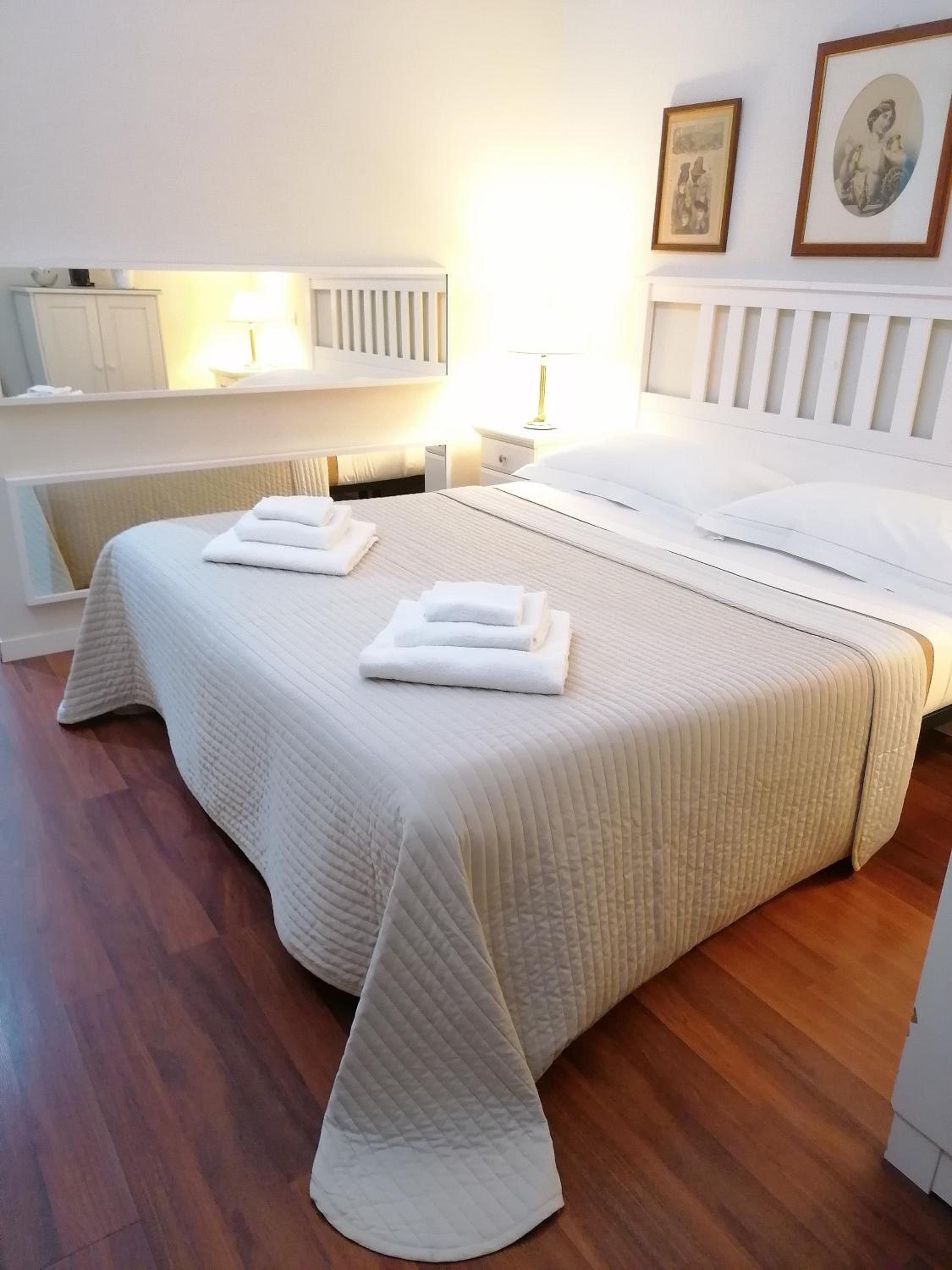Double or Twin Room with Private Bathroom photo 1
