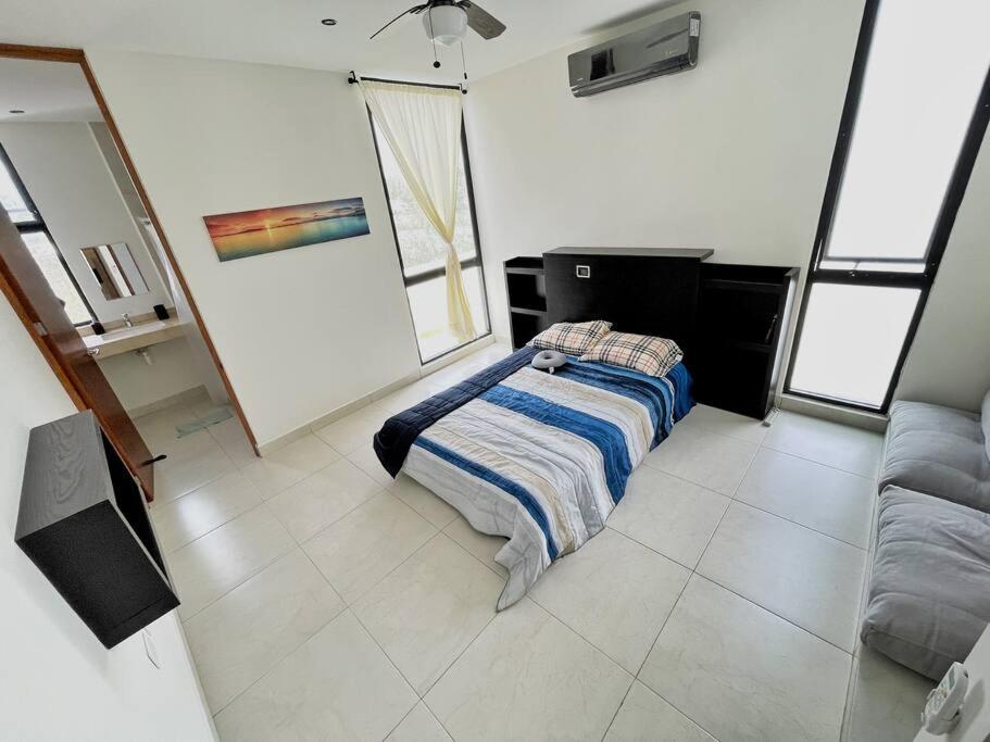 Three-Bedroom House photo 1