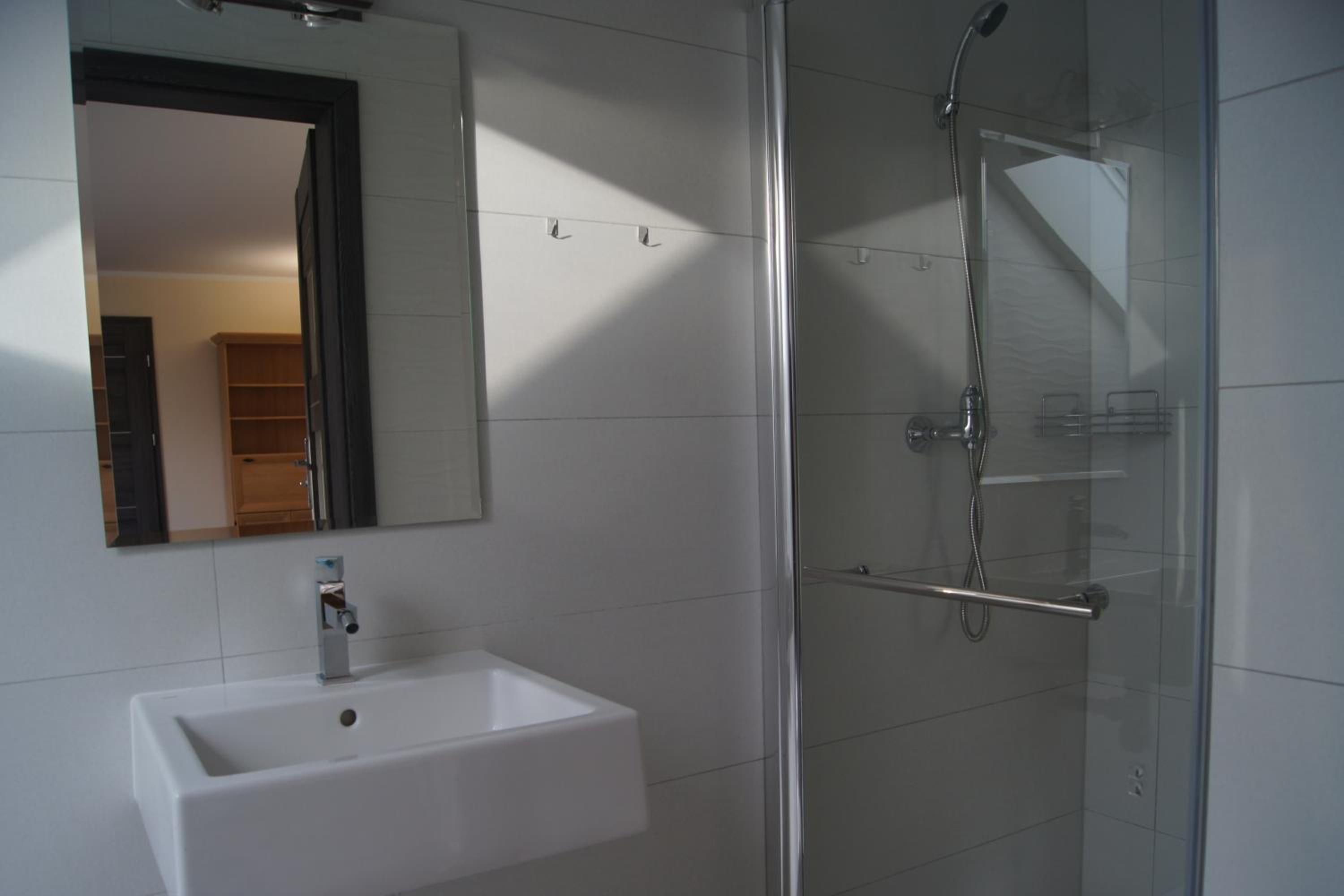 Standard Queen Room - Photo 16