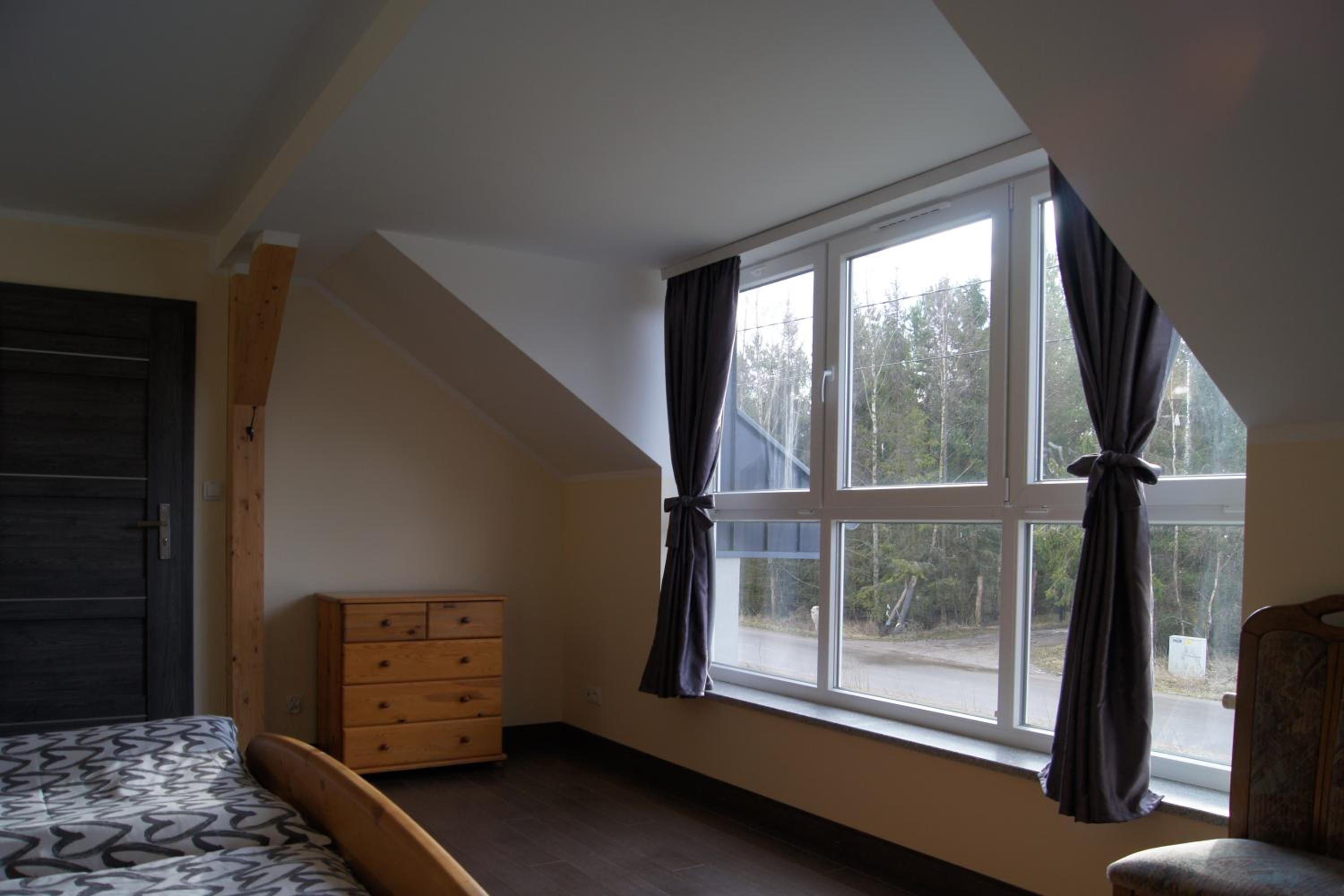 Standard Queen Room - Photo 17