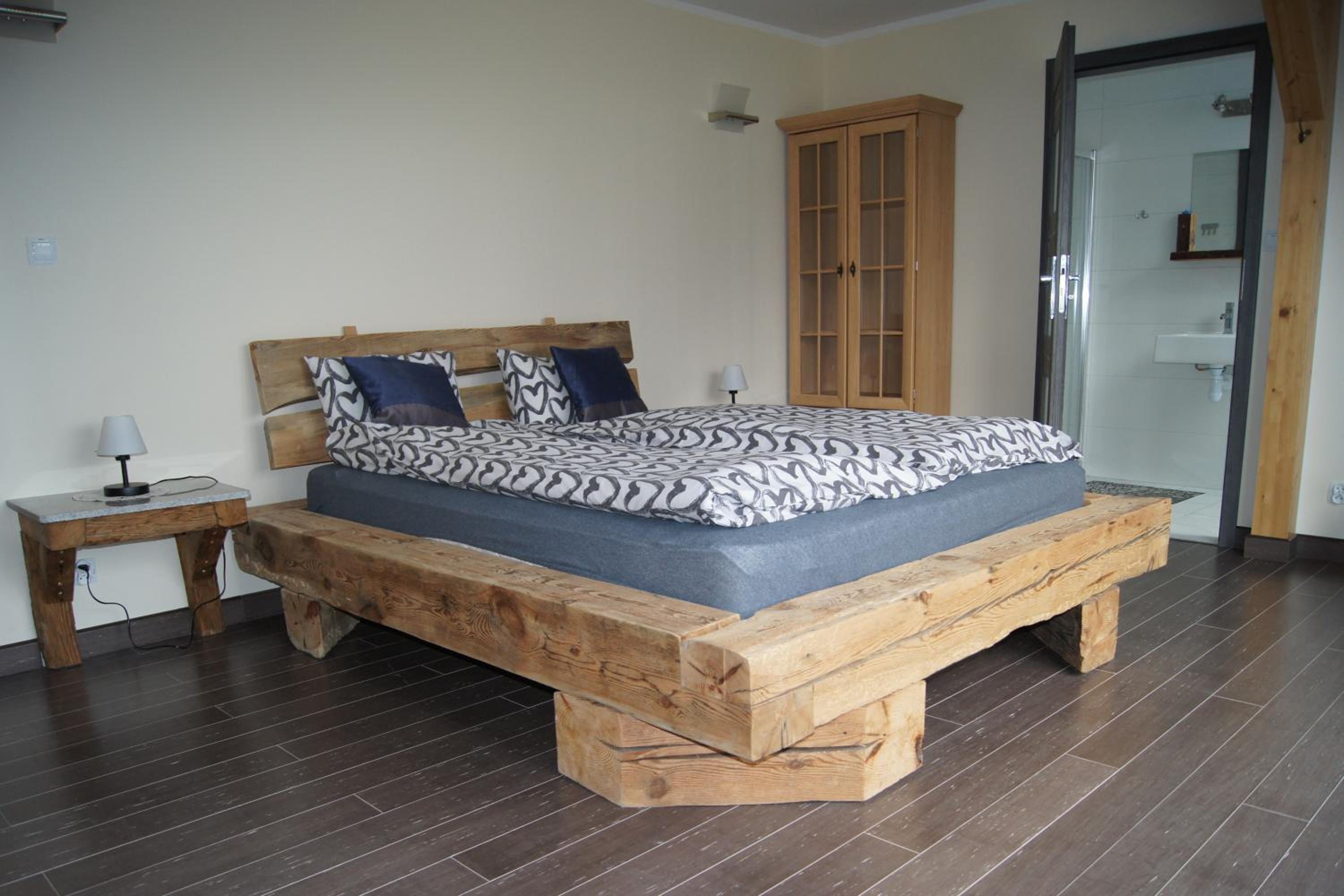 Standard Queen Room - Photo 20