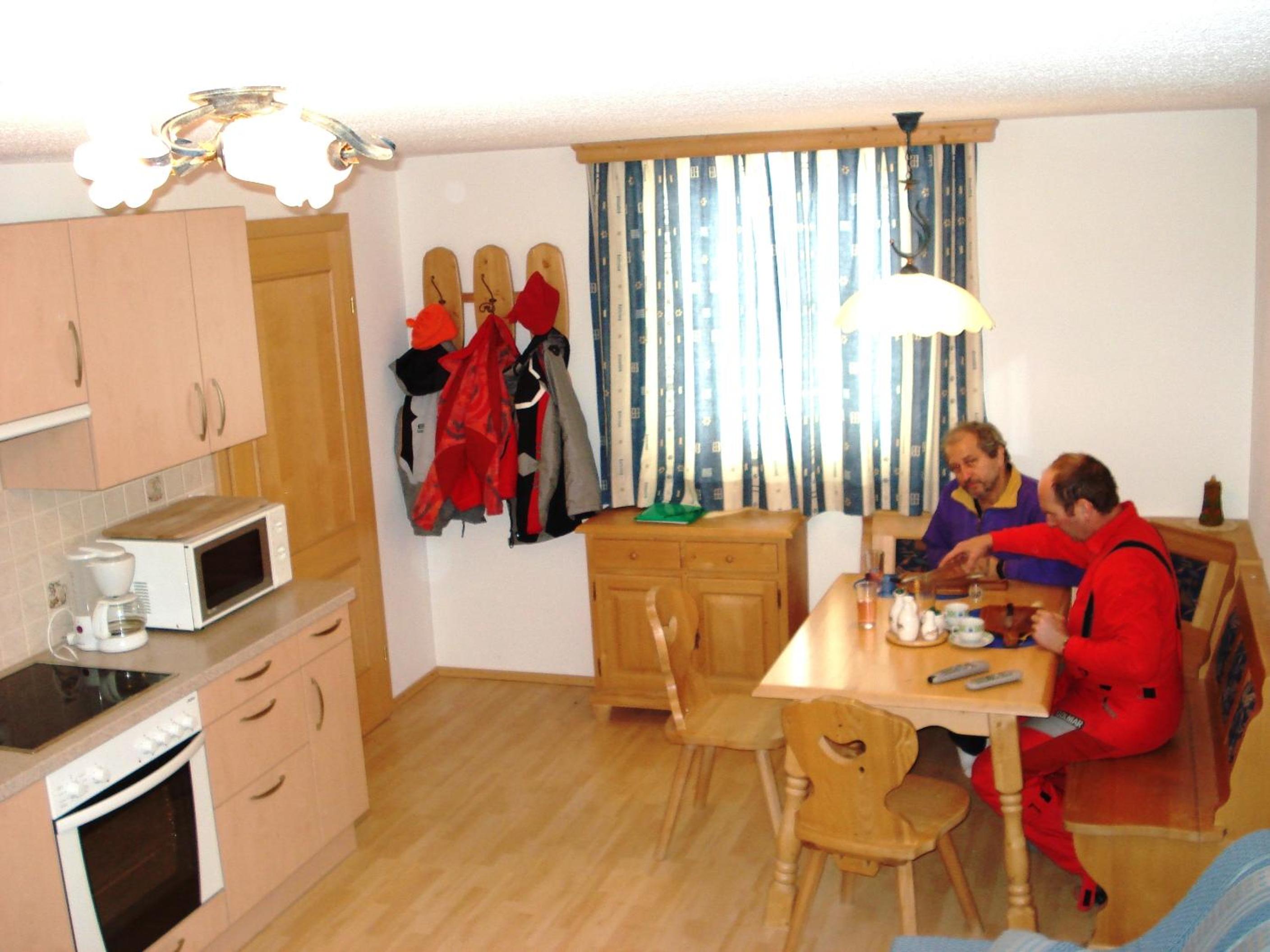 One-Bedroom Apartment with Sofa Bed photo 2