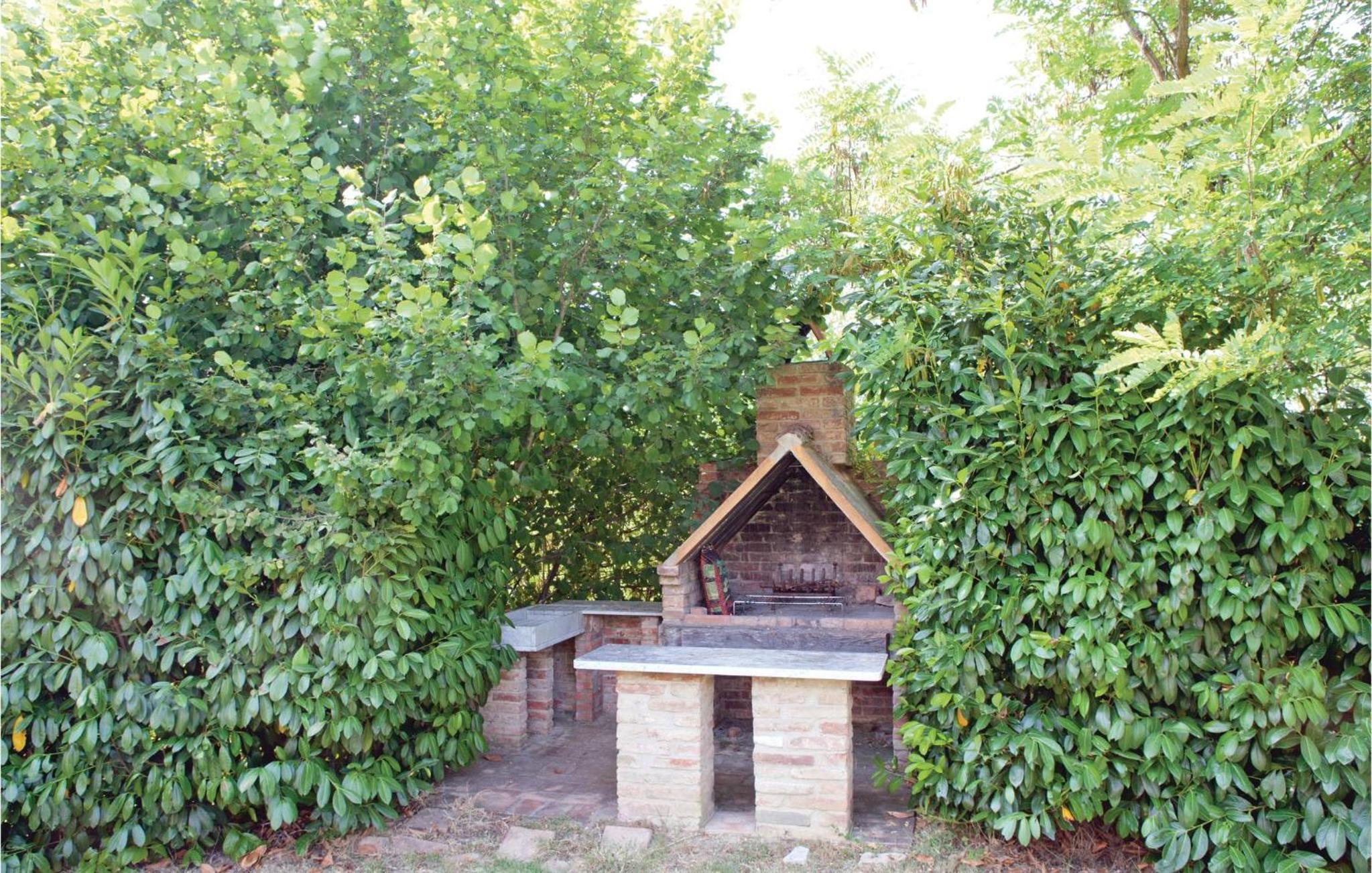 Nine-Bedroom Holiday Home photo 3
