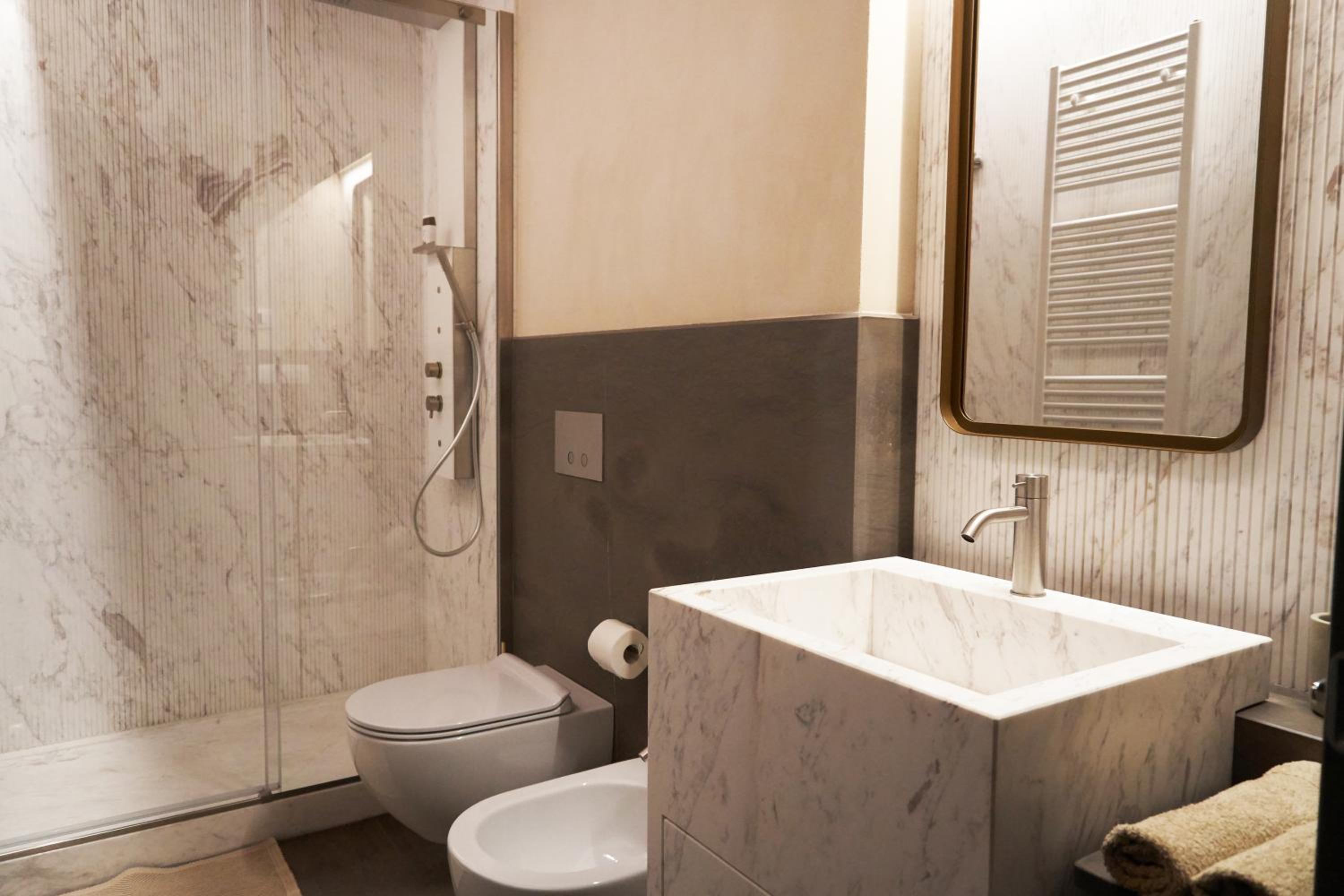 Double Room with Private Bathroom - Photo 3