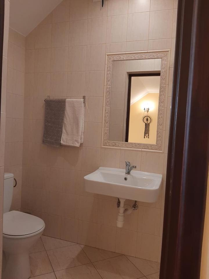 Double or Twin Room with Private Bathroom photo 2