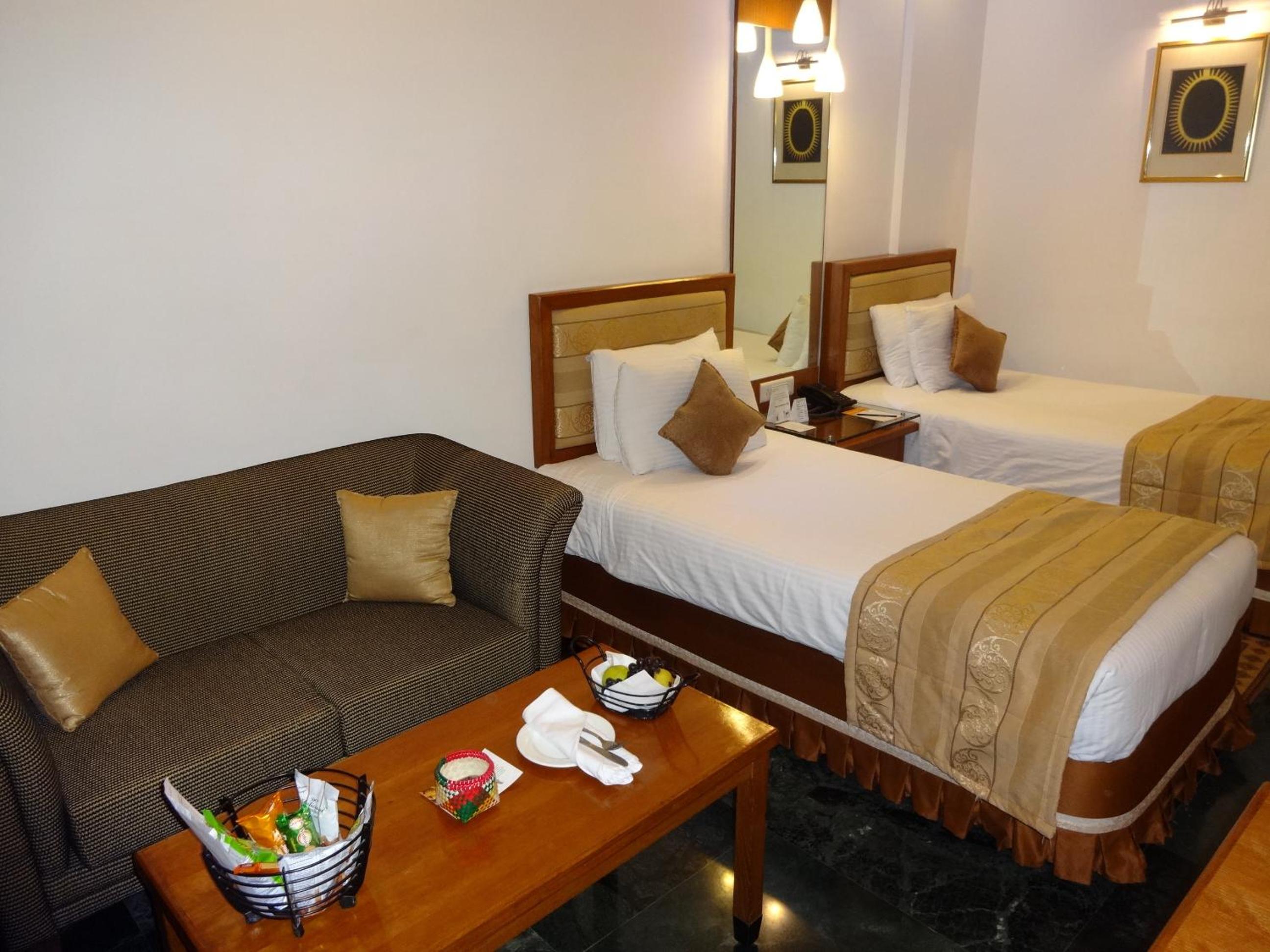 Deluxe Room - Photo 3