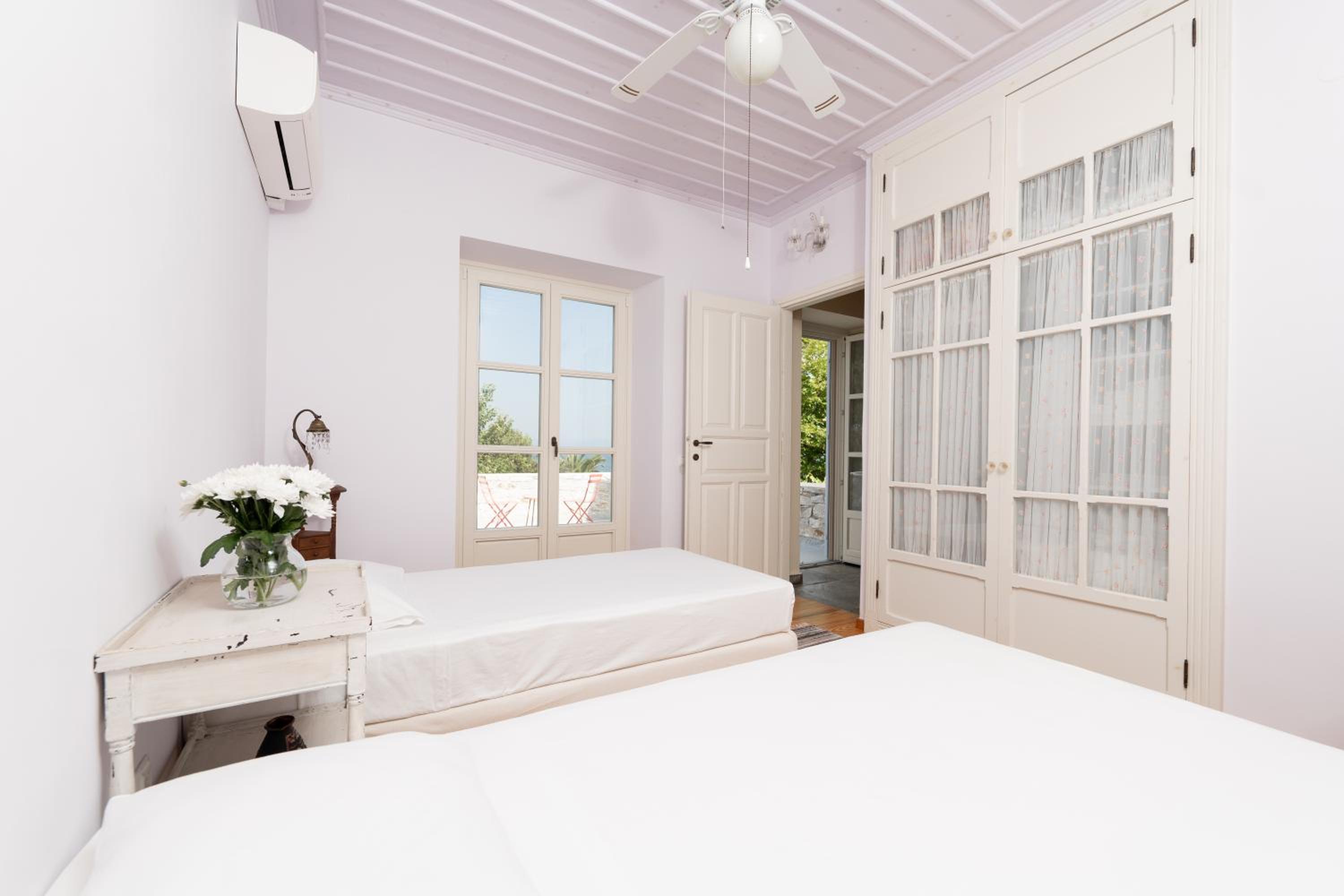 Villa - Beach Front photo 1