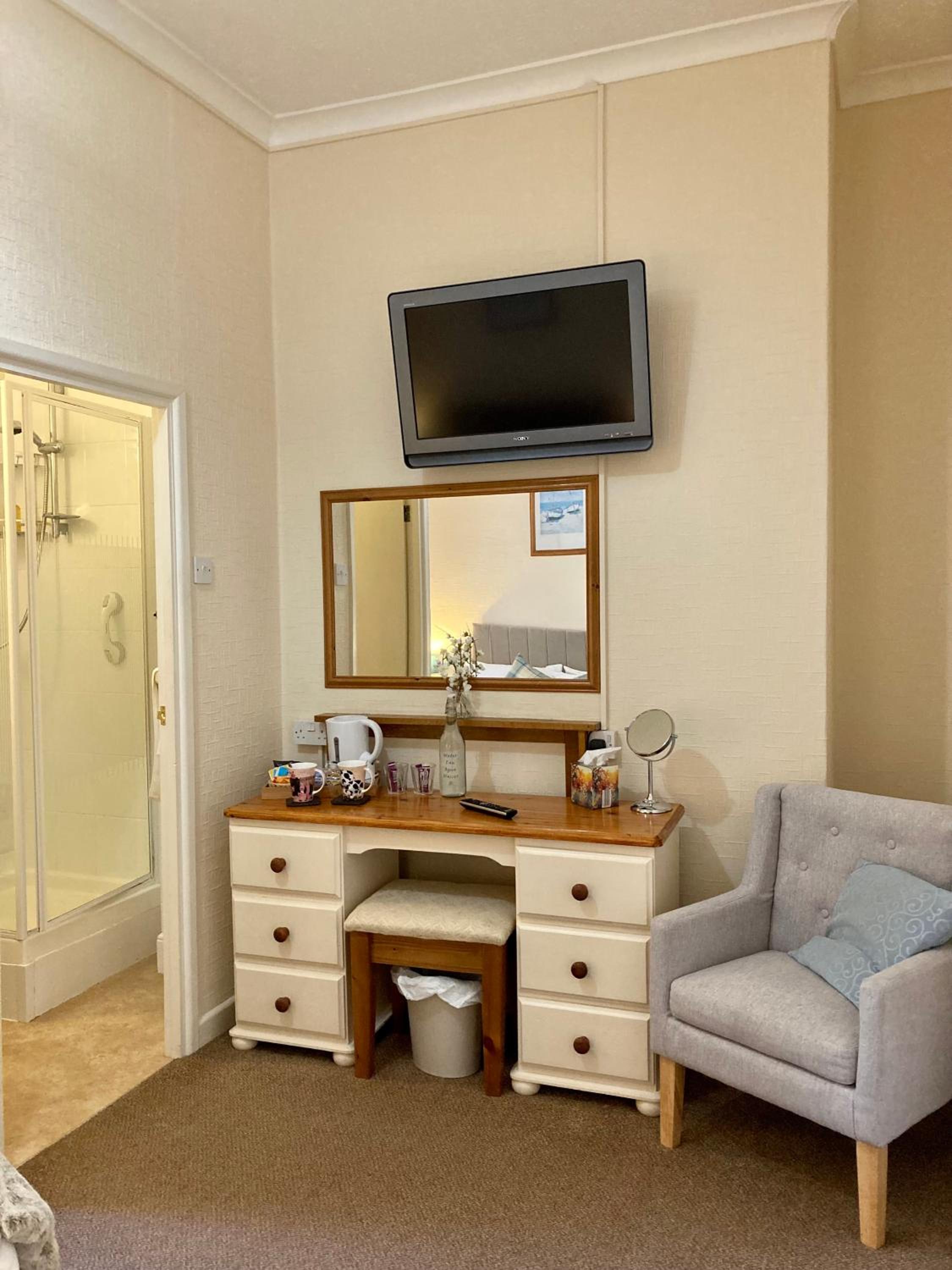 Large Double Room photo 3