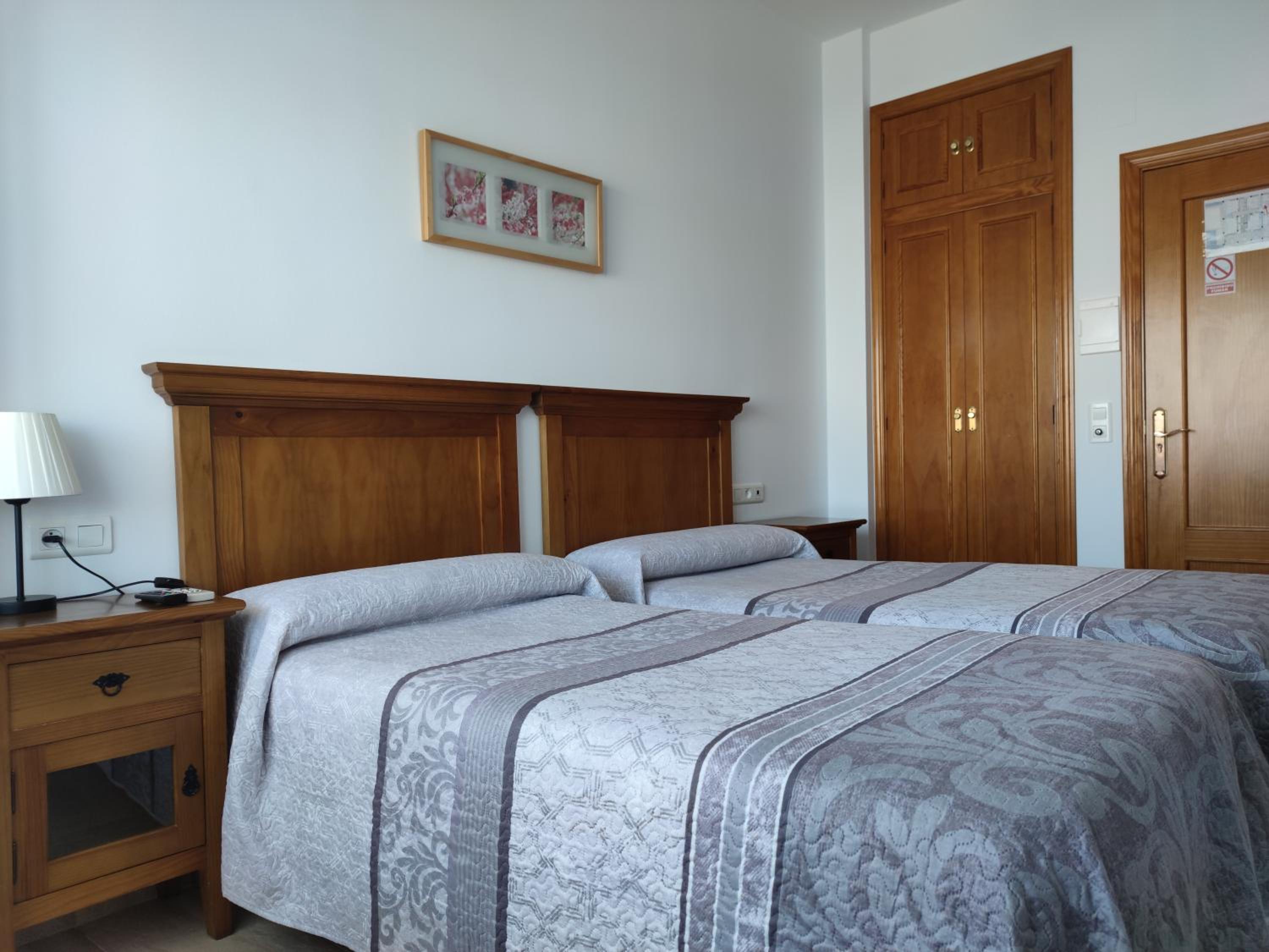 Twin Room - Photo 1