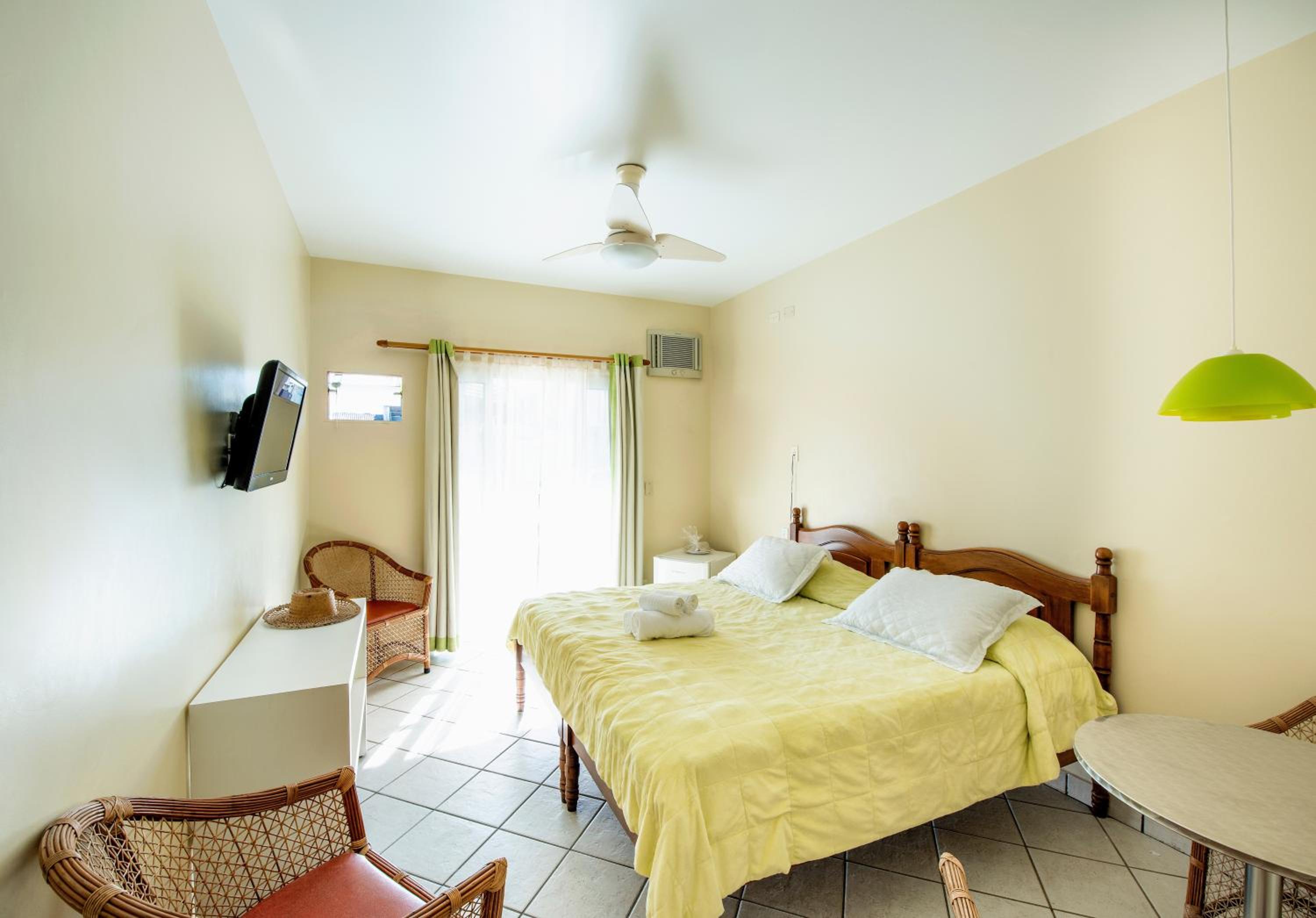 Double or Twin Room with Private Bathroom photo 3