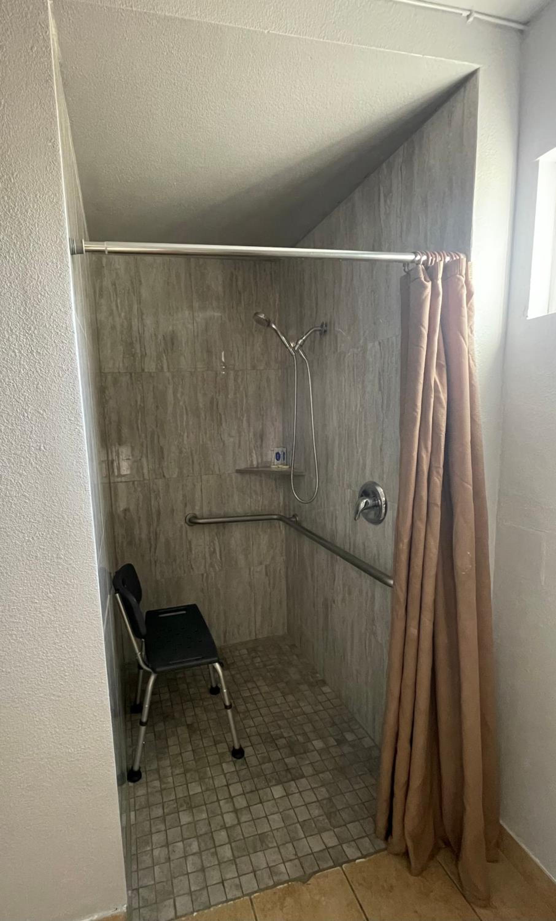 Single Room - Disability Access photo 2