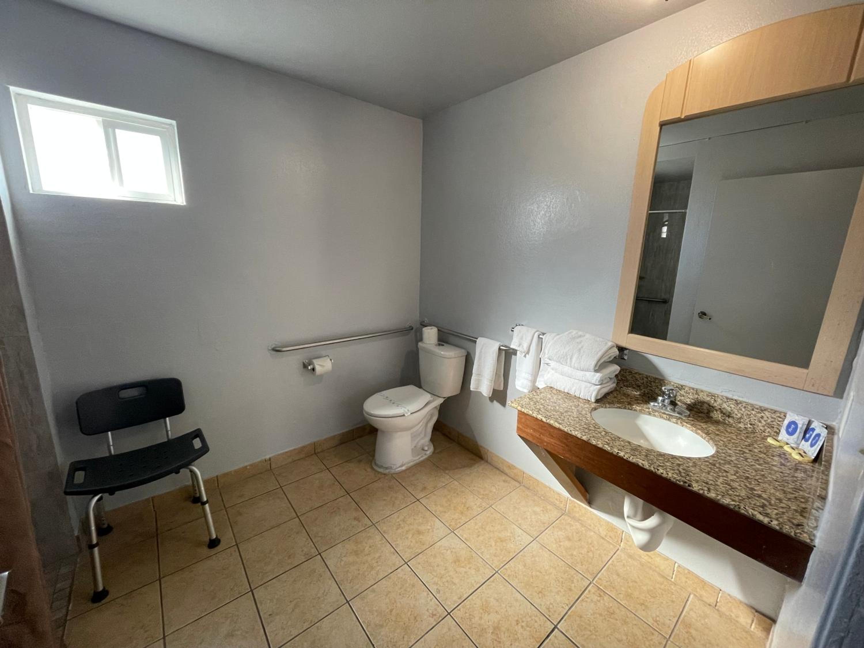 Single Room - Disability Access photo 3