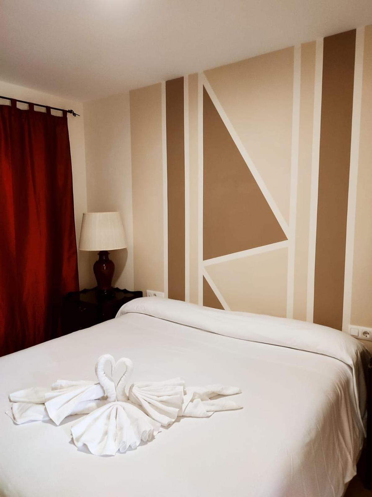 Habitación Doble con Cama Extra (2 o 3 camas)