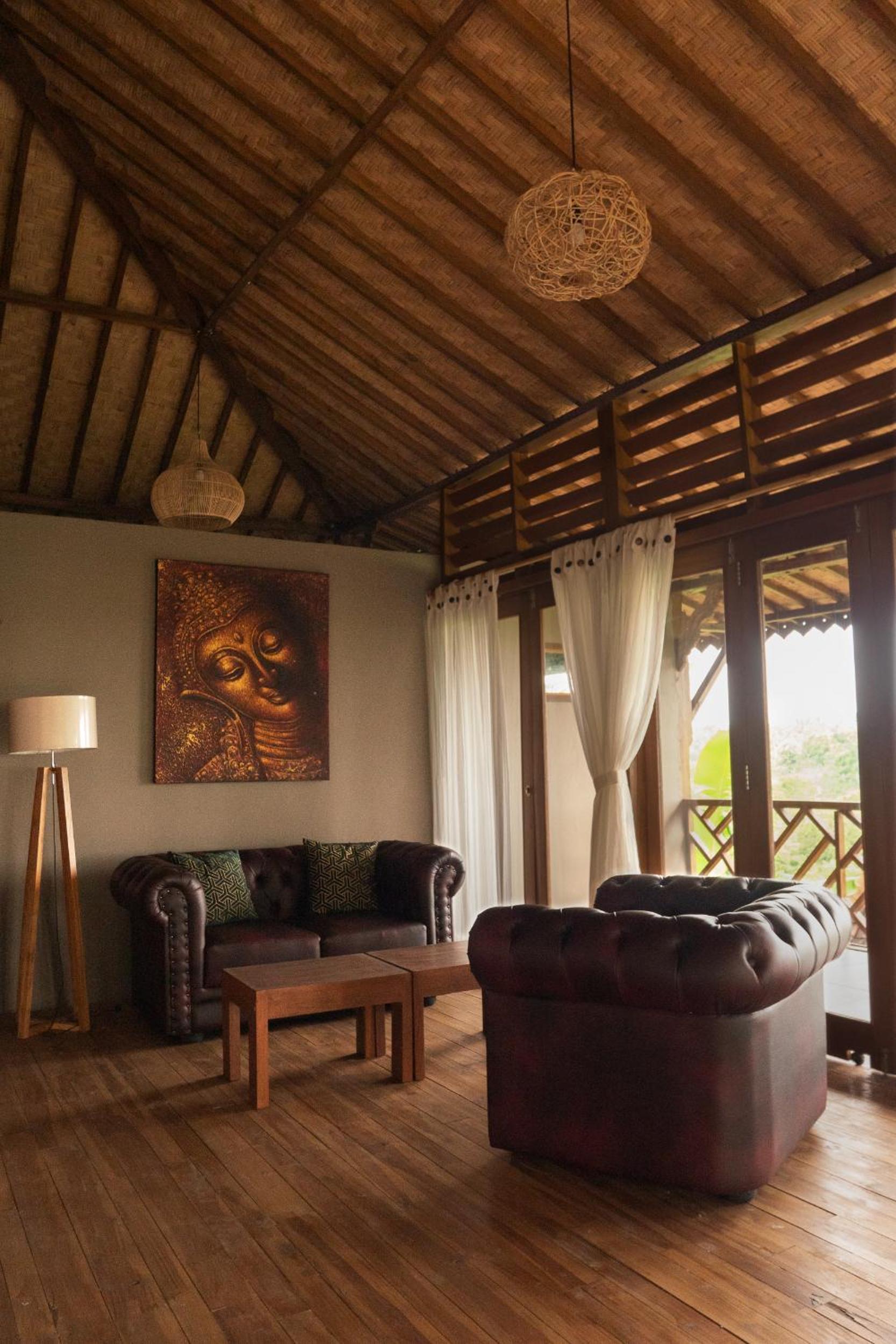 Deluxe Suite with Sea View - Photo 41