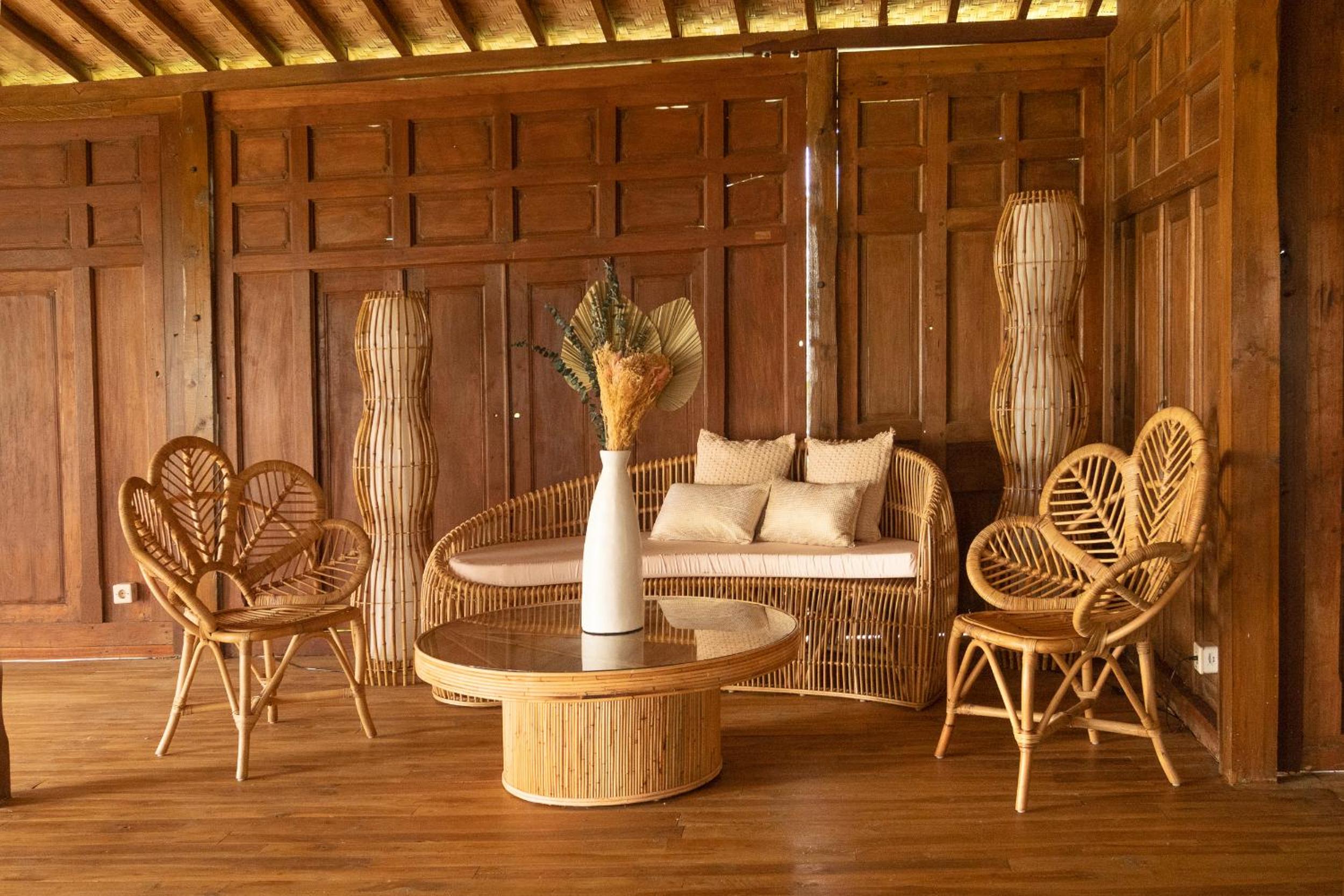 Deluxe Suite with Sea View - Photo 46