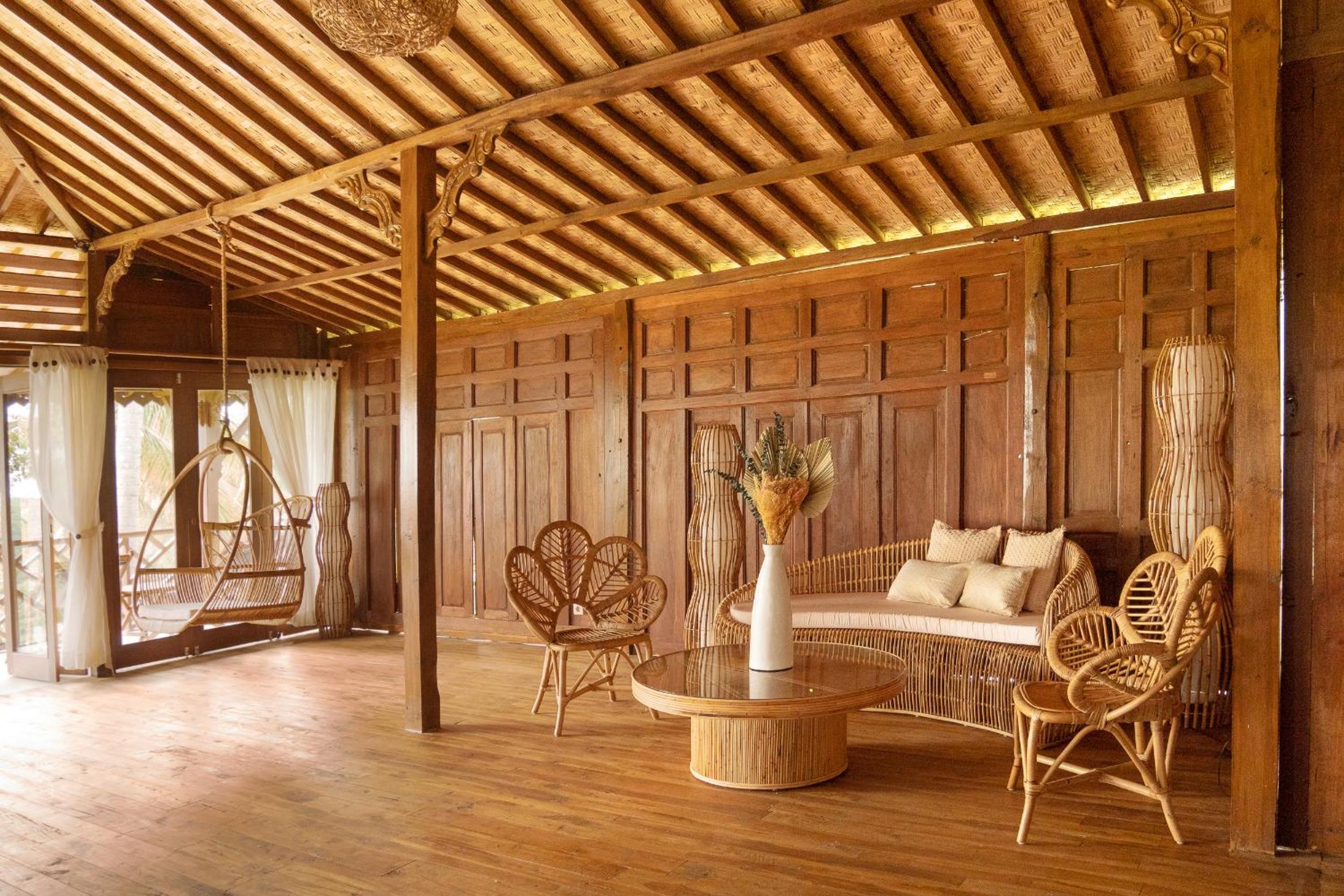 Deluxe Suite with Sea View - Photo 47
