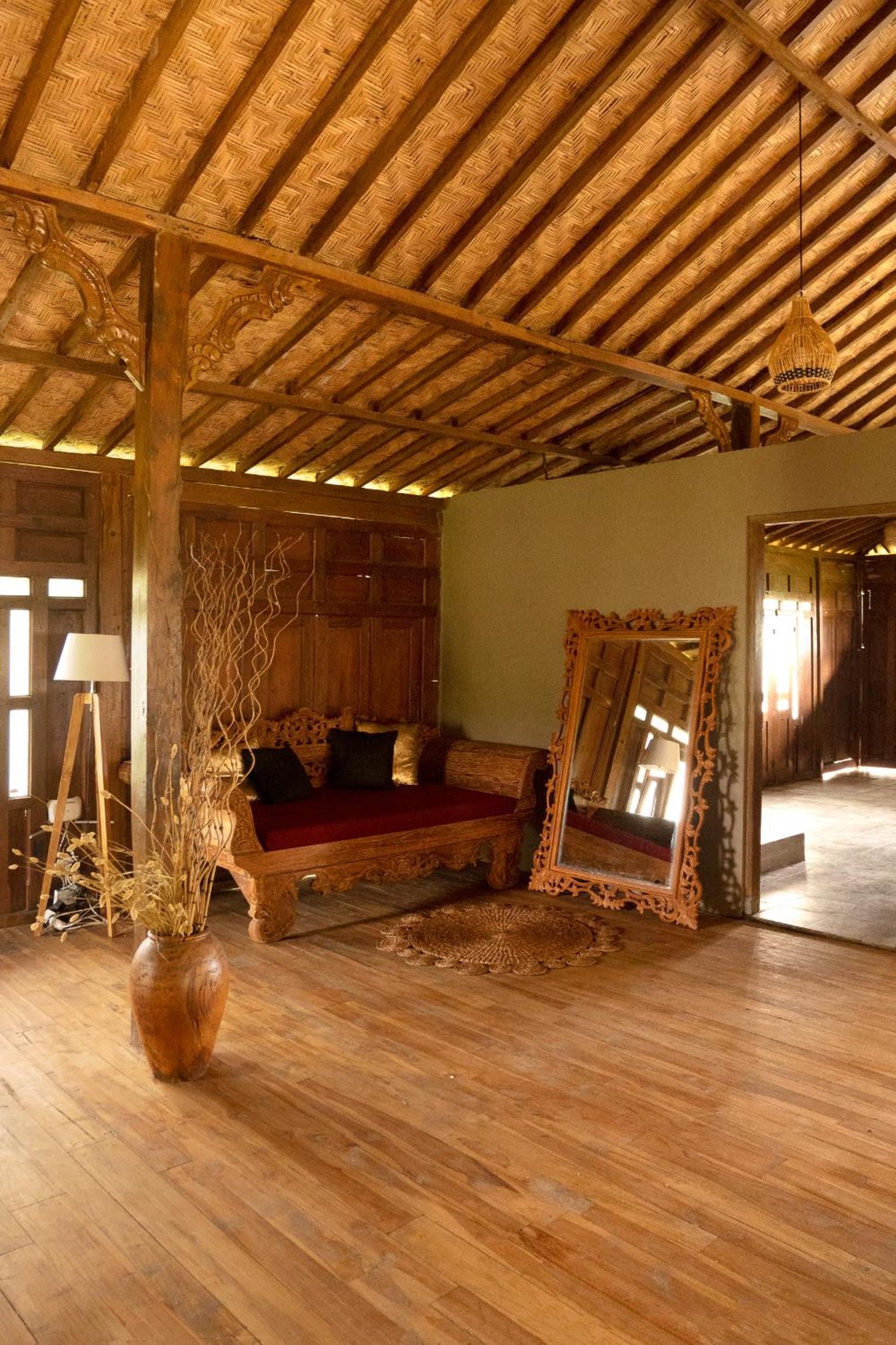 Deluxe Suite with Sea View - Photo 48