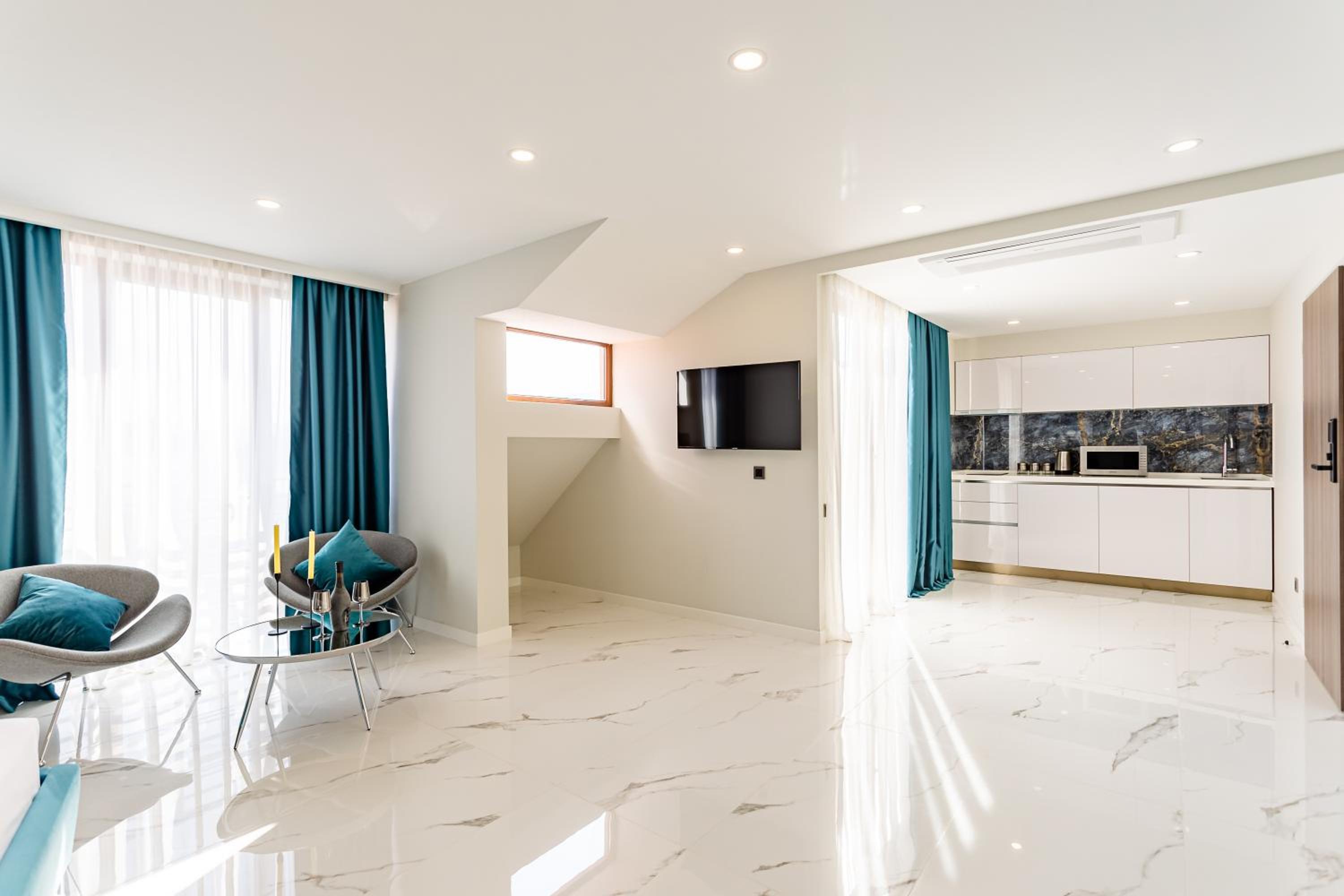 Studio Apartment photo 1