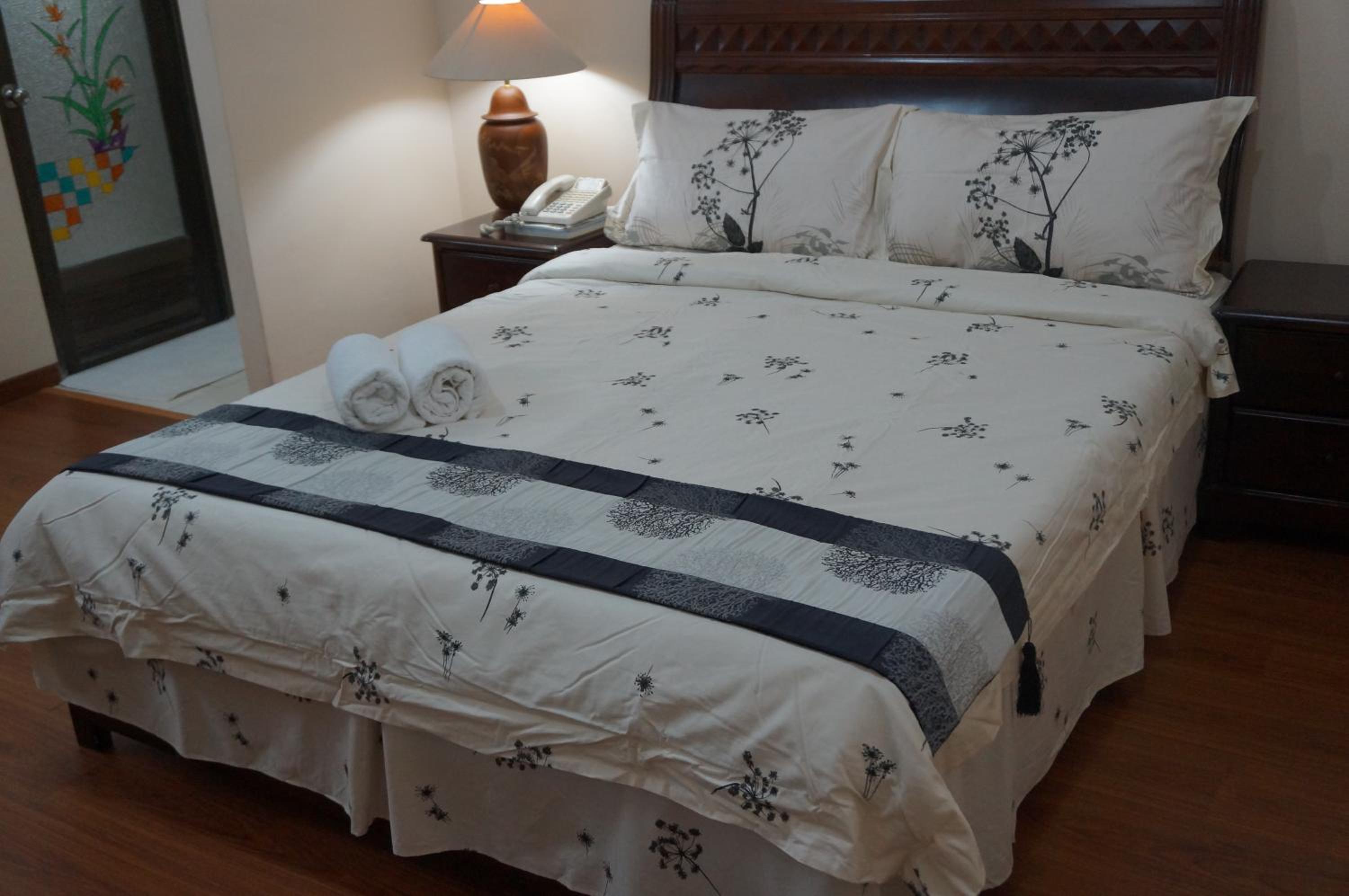 Deluxe Queen Room photo 3