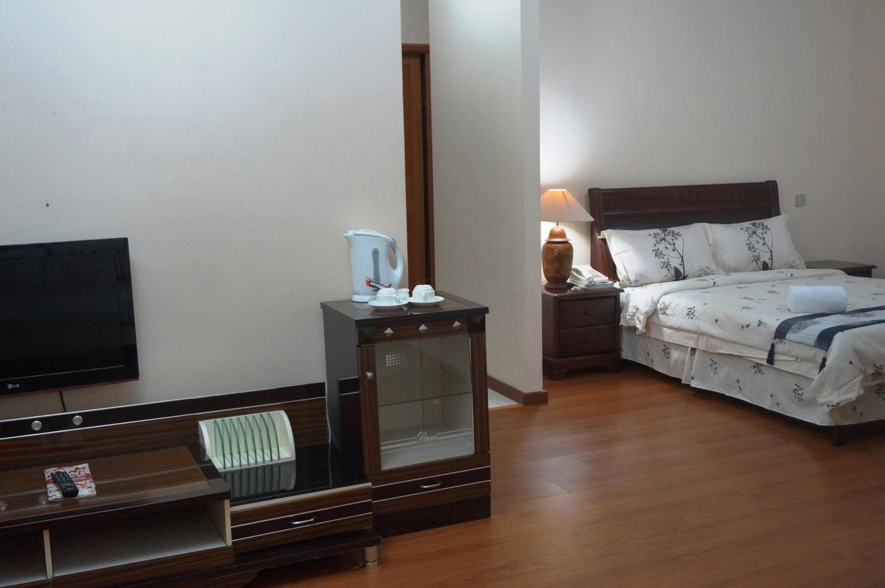 Queen Suite photo 2