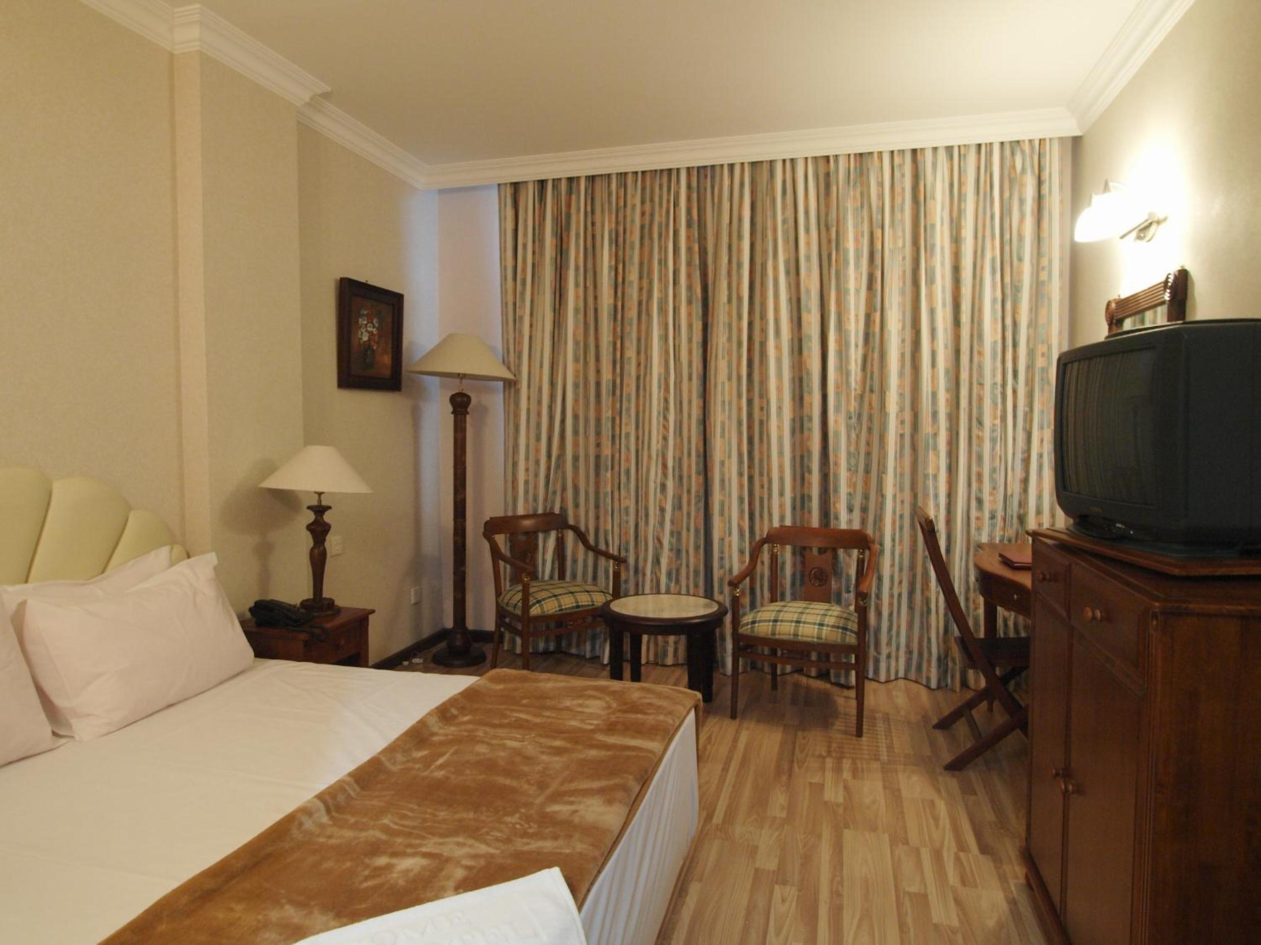 Standard Queen Room photo 3