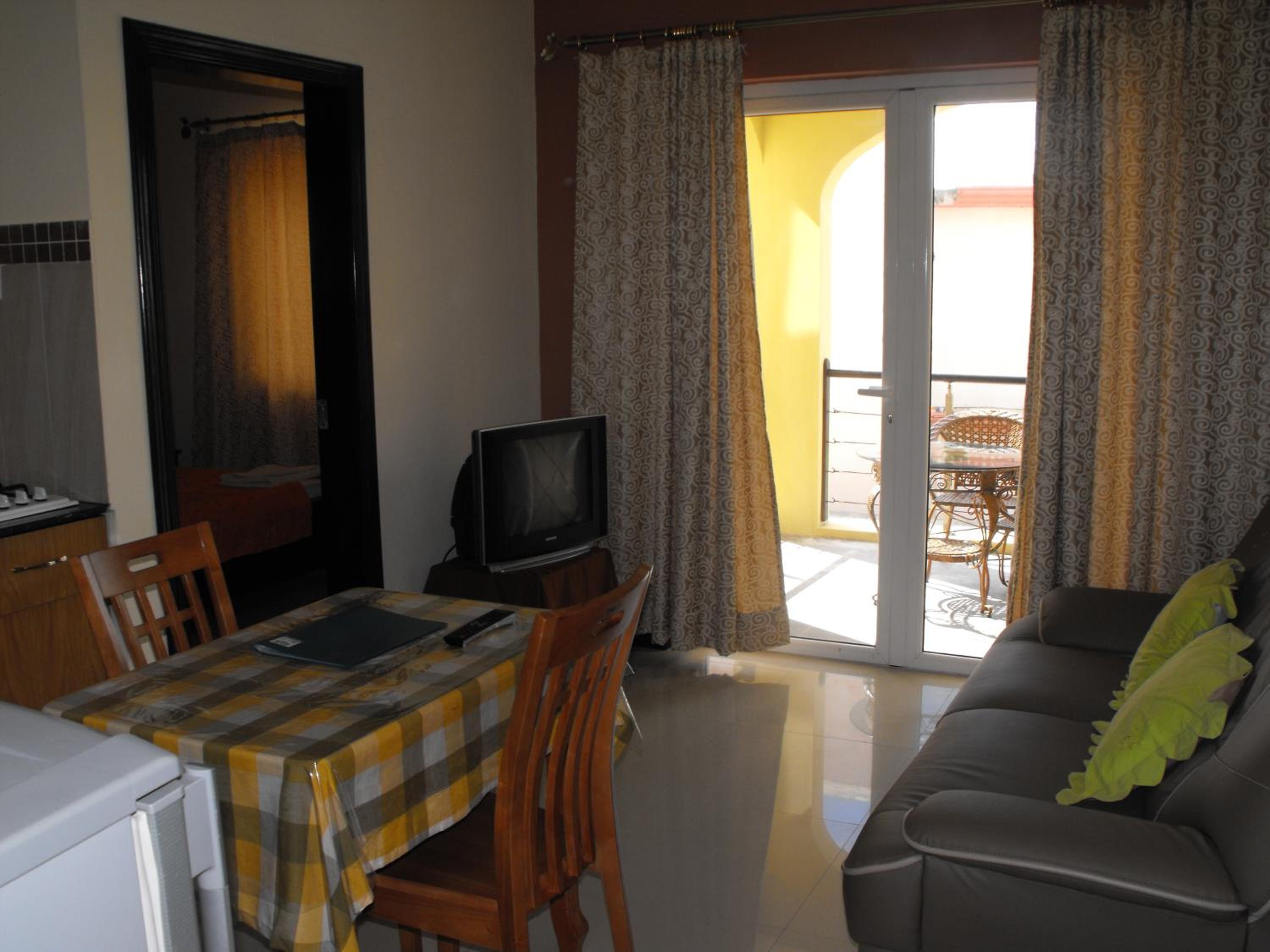 One-Bedroom Apartment - Photo 16