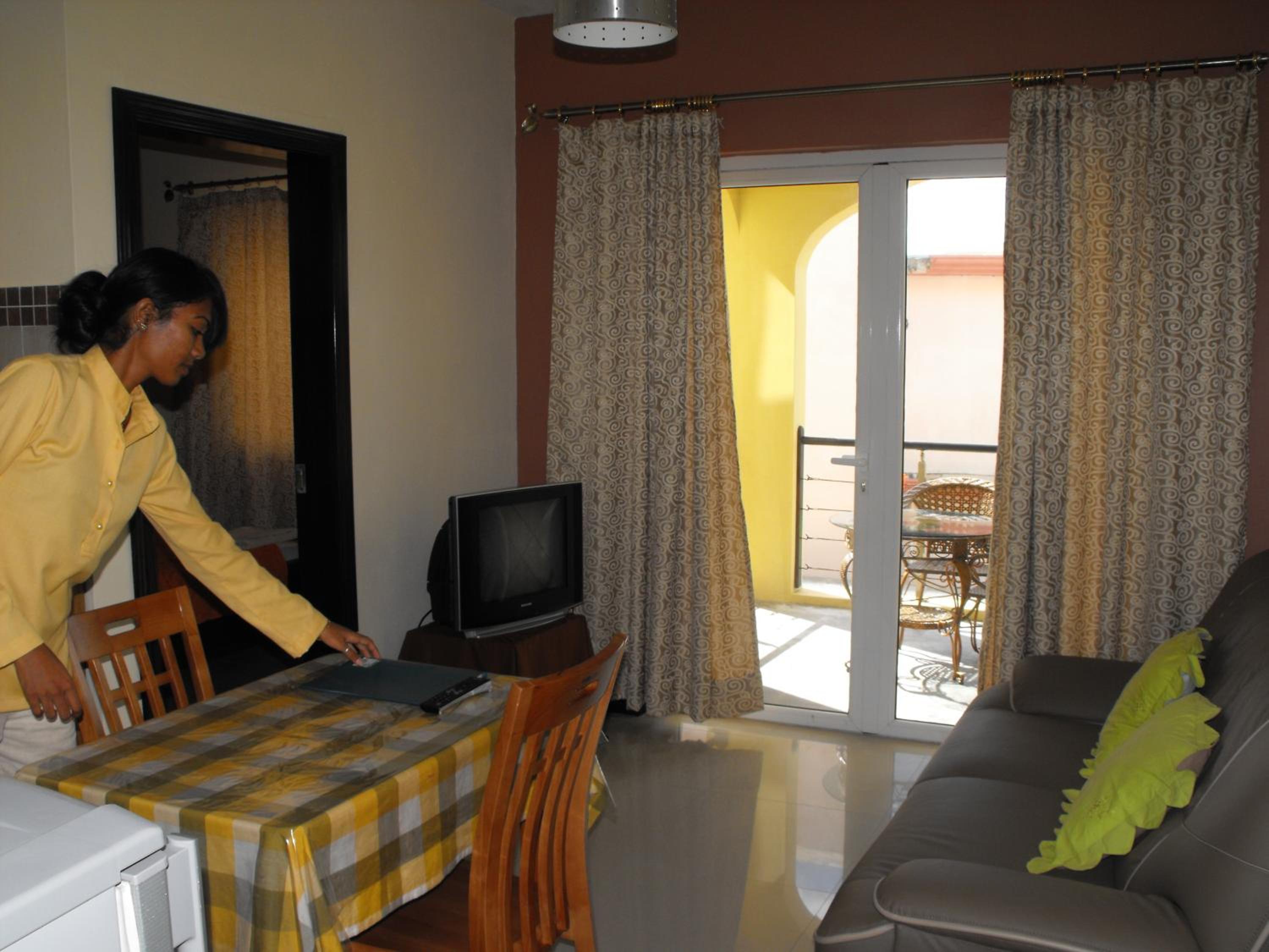 One-Bedroom Apartment - Photo 14