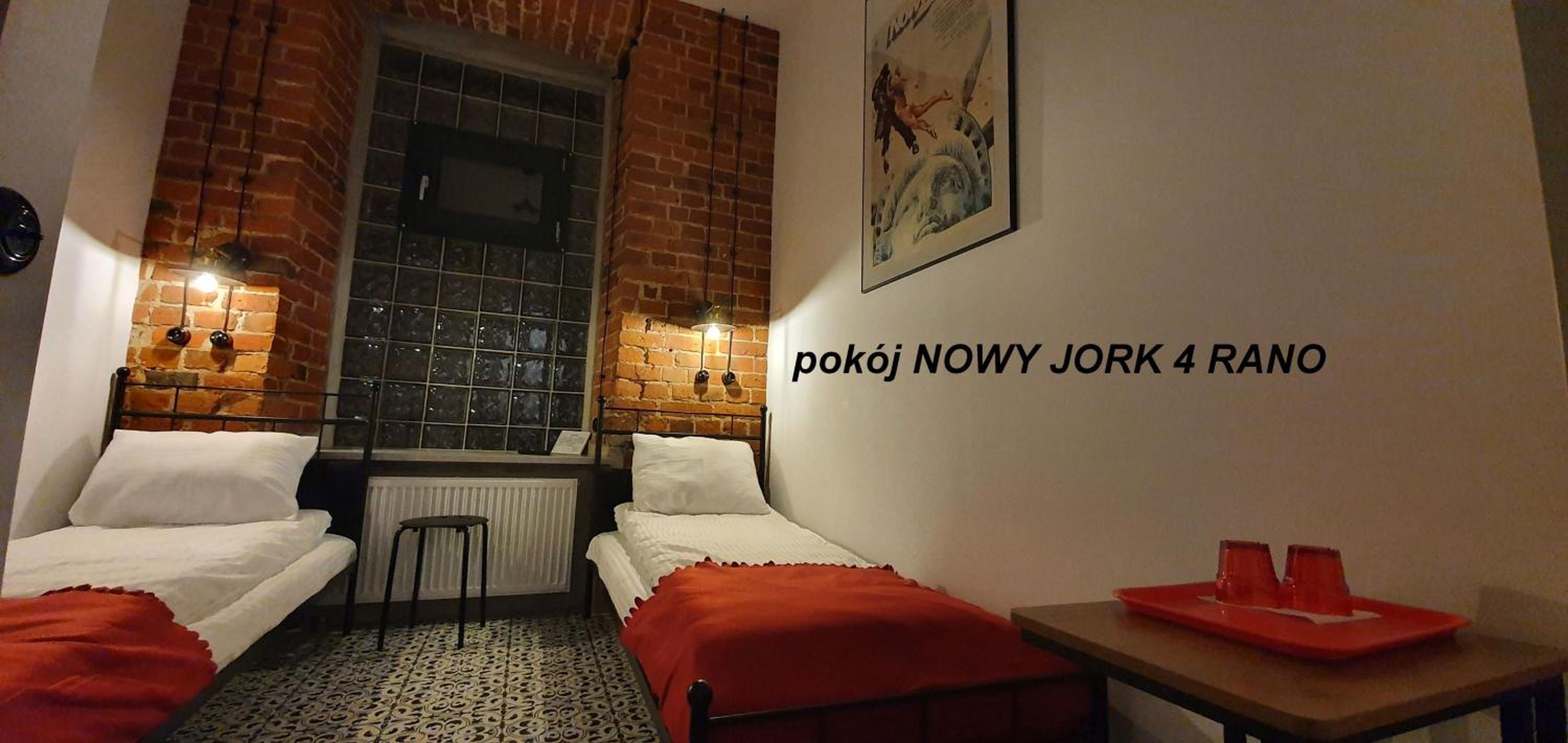 Standard Twin Room - Photo 7