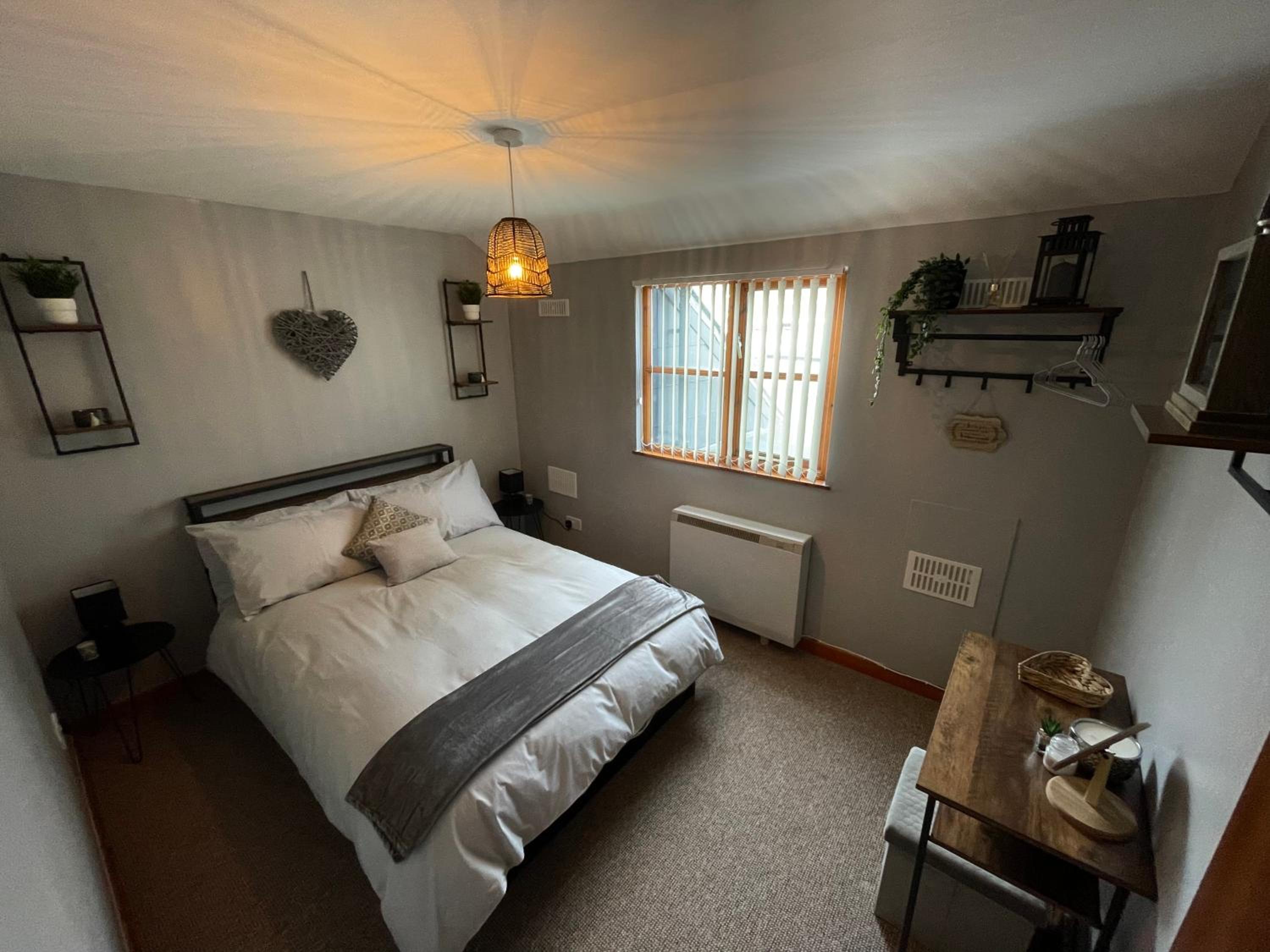 Two-Bedroom House - Photo 12