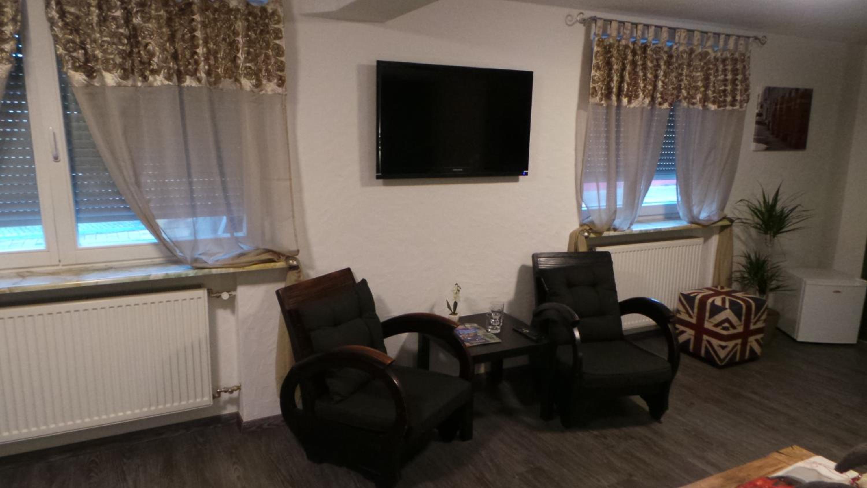Family Room - Photo 5