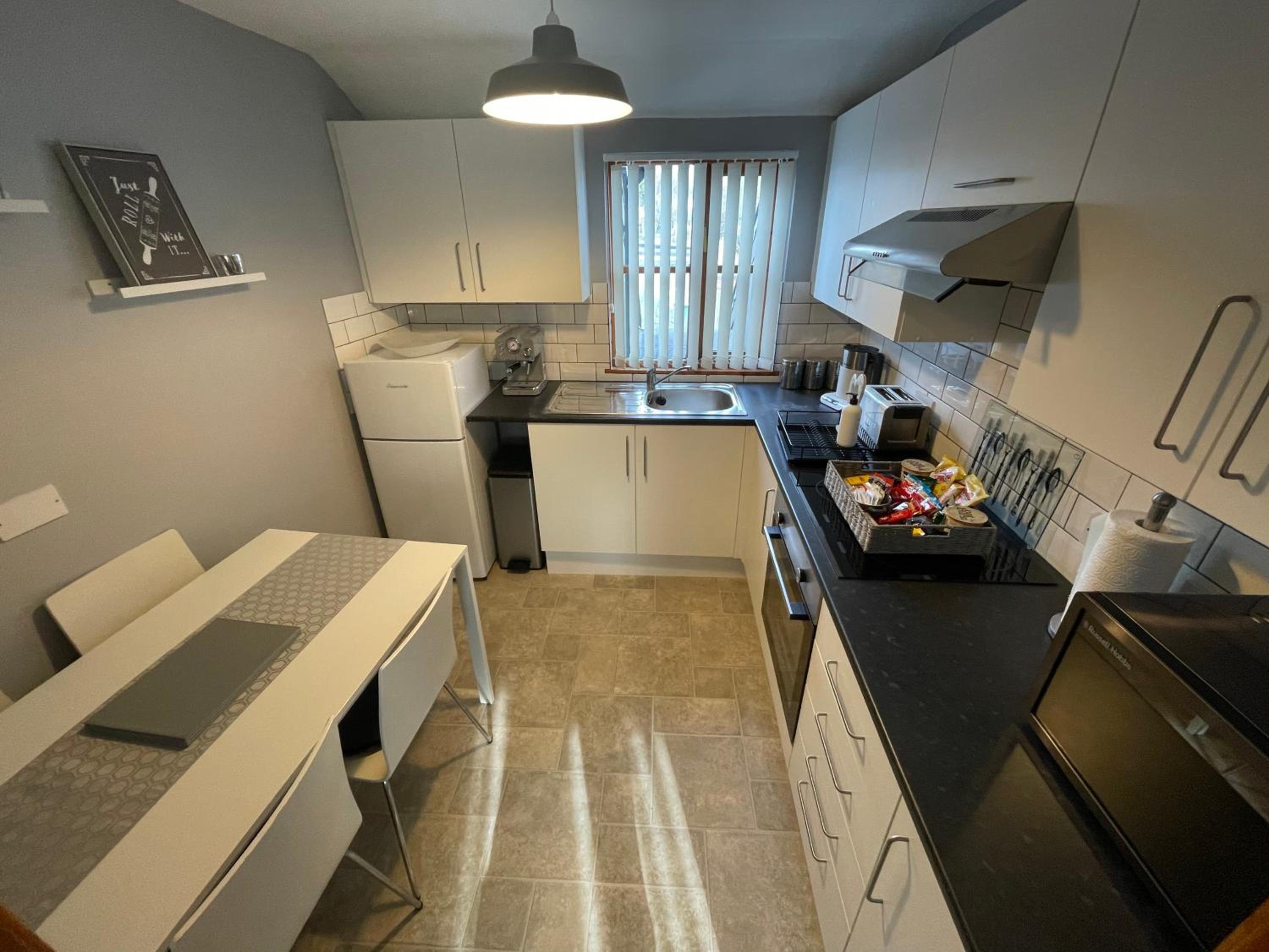 Two-Bedroom House - Photo 8
