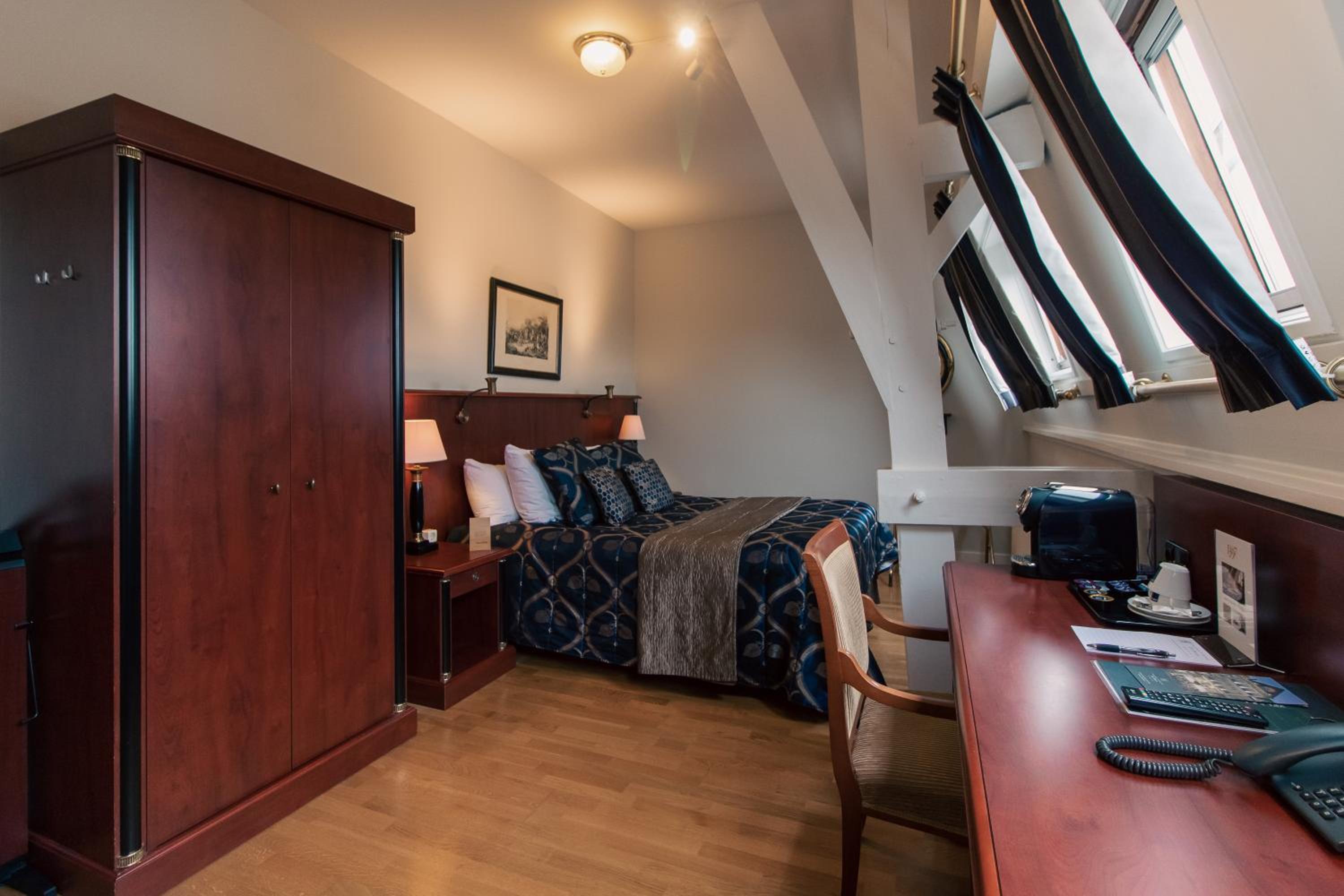 Deluxe Double Room - Photo 5
