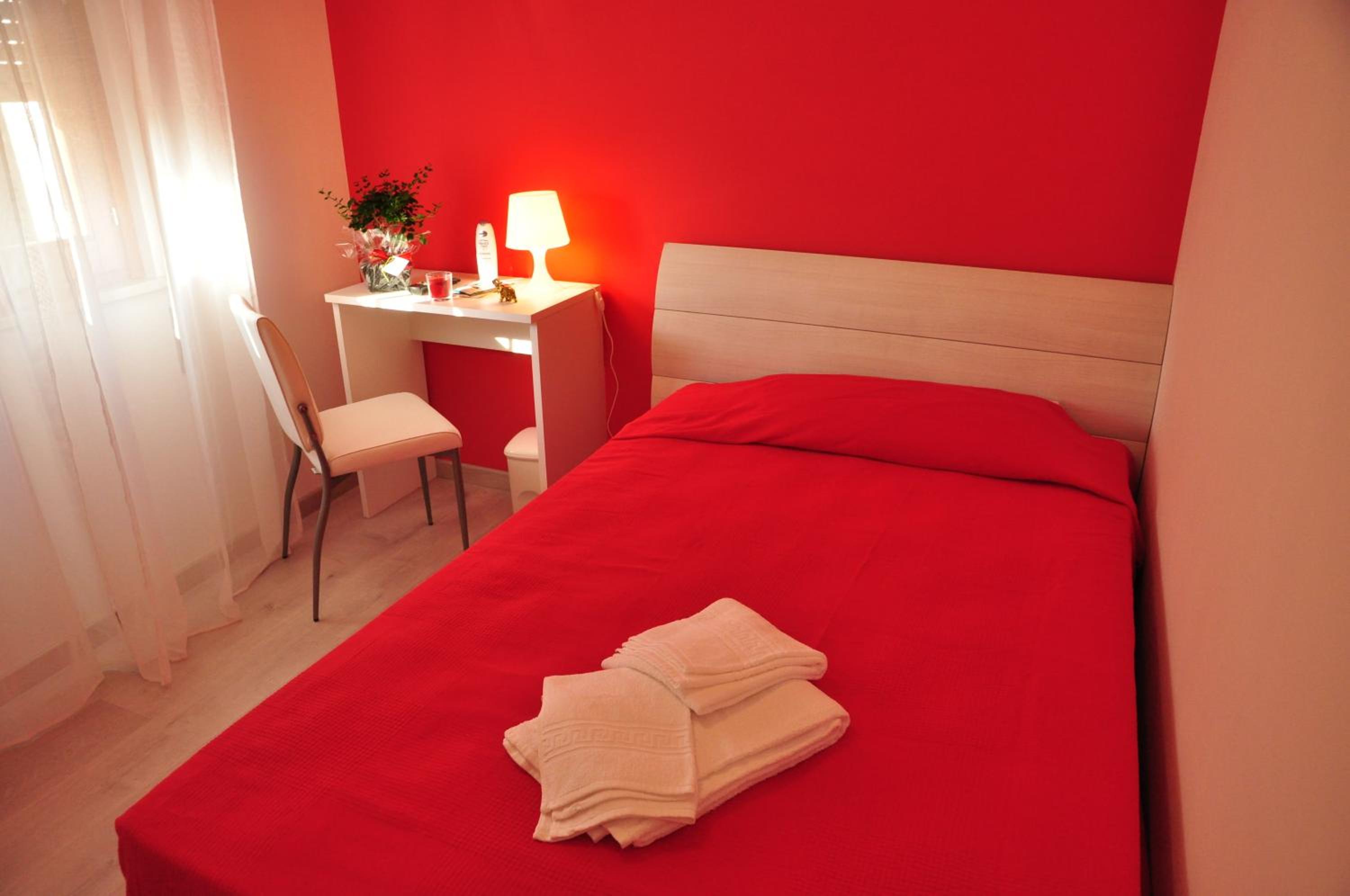 Single Room with Shared Bathroom photo 1