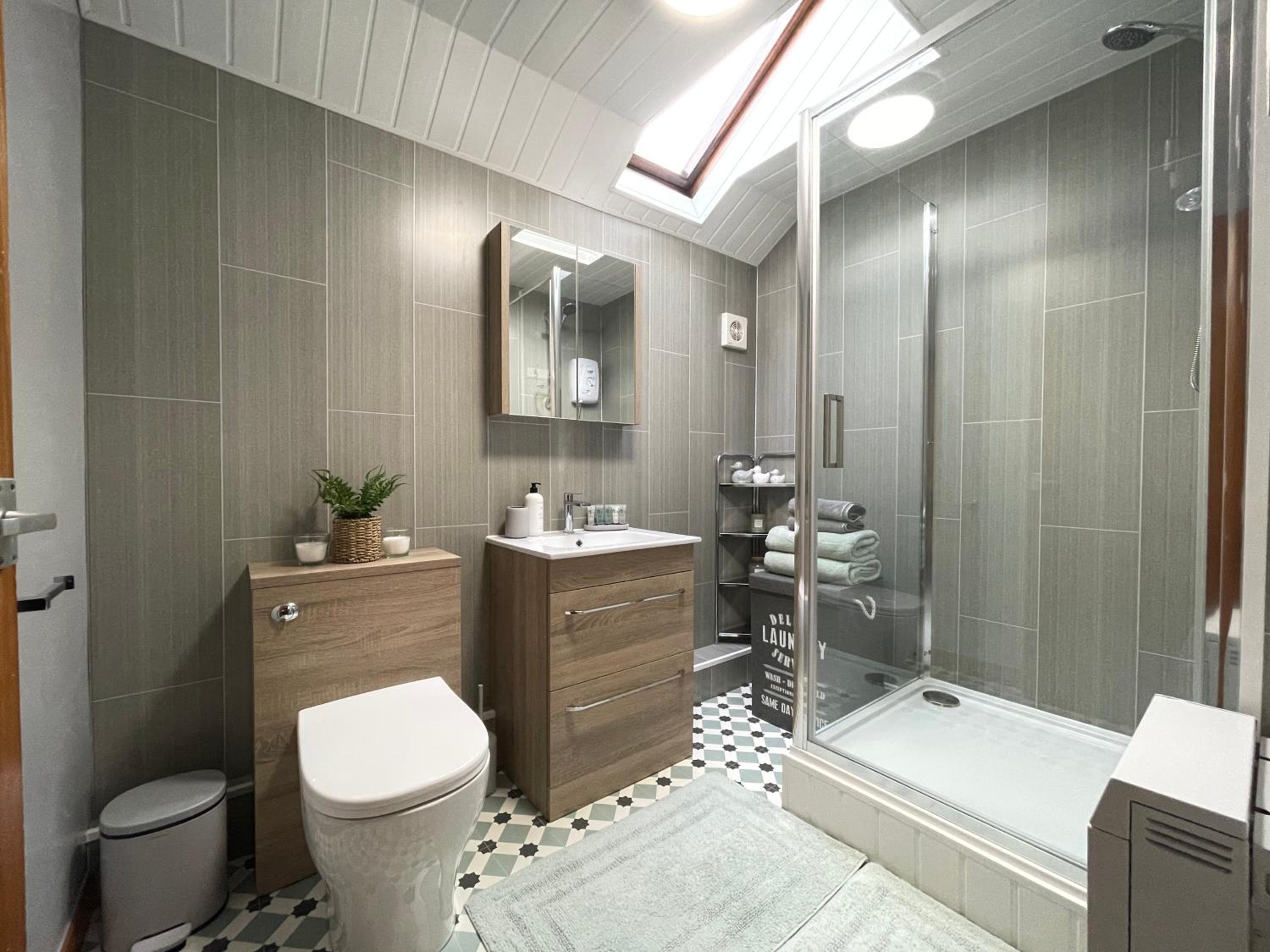 Two-Bedroom House - Photo 11