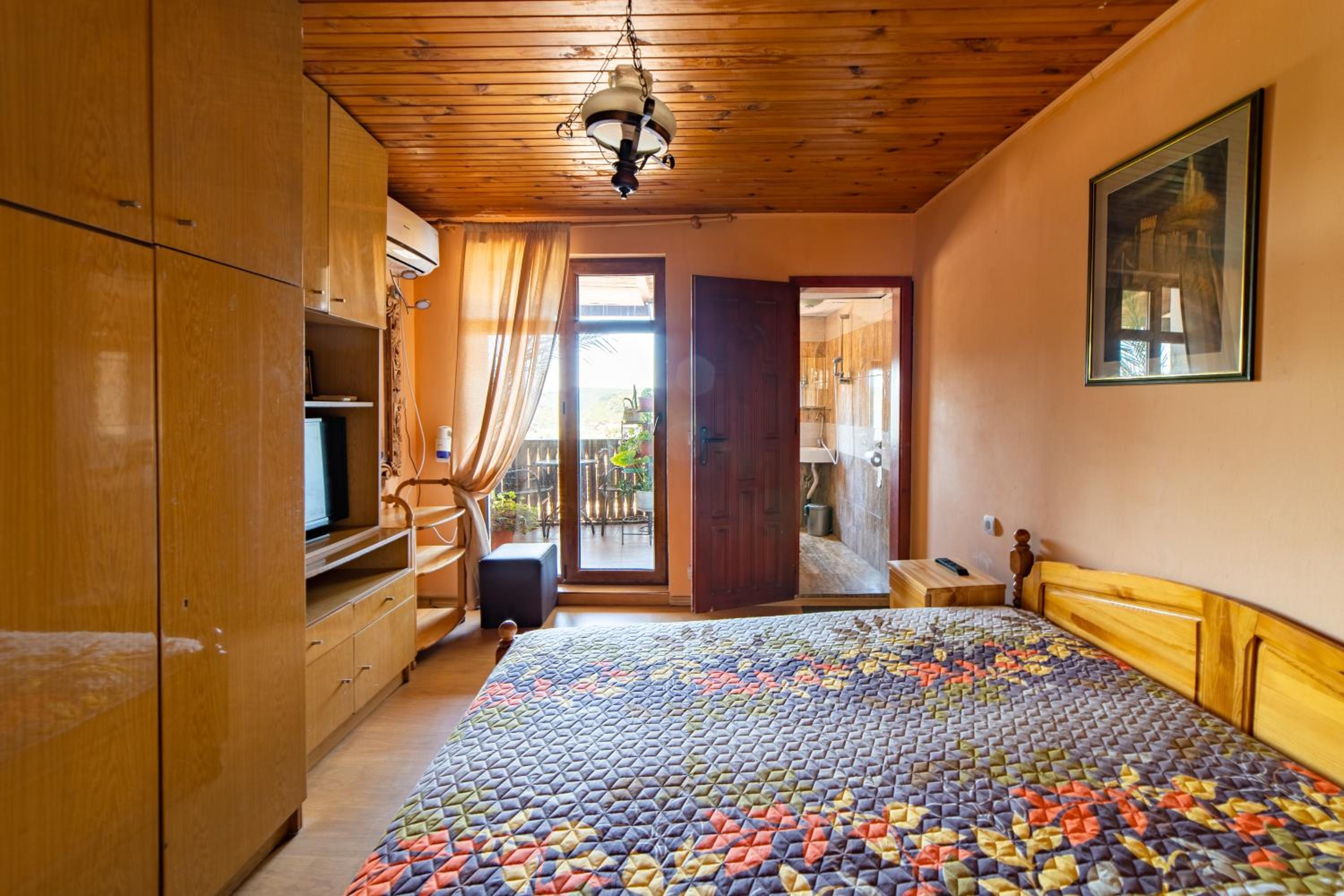 Double Room with Spa Bath photo 1