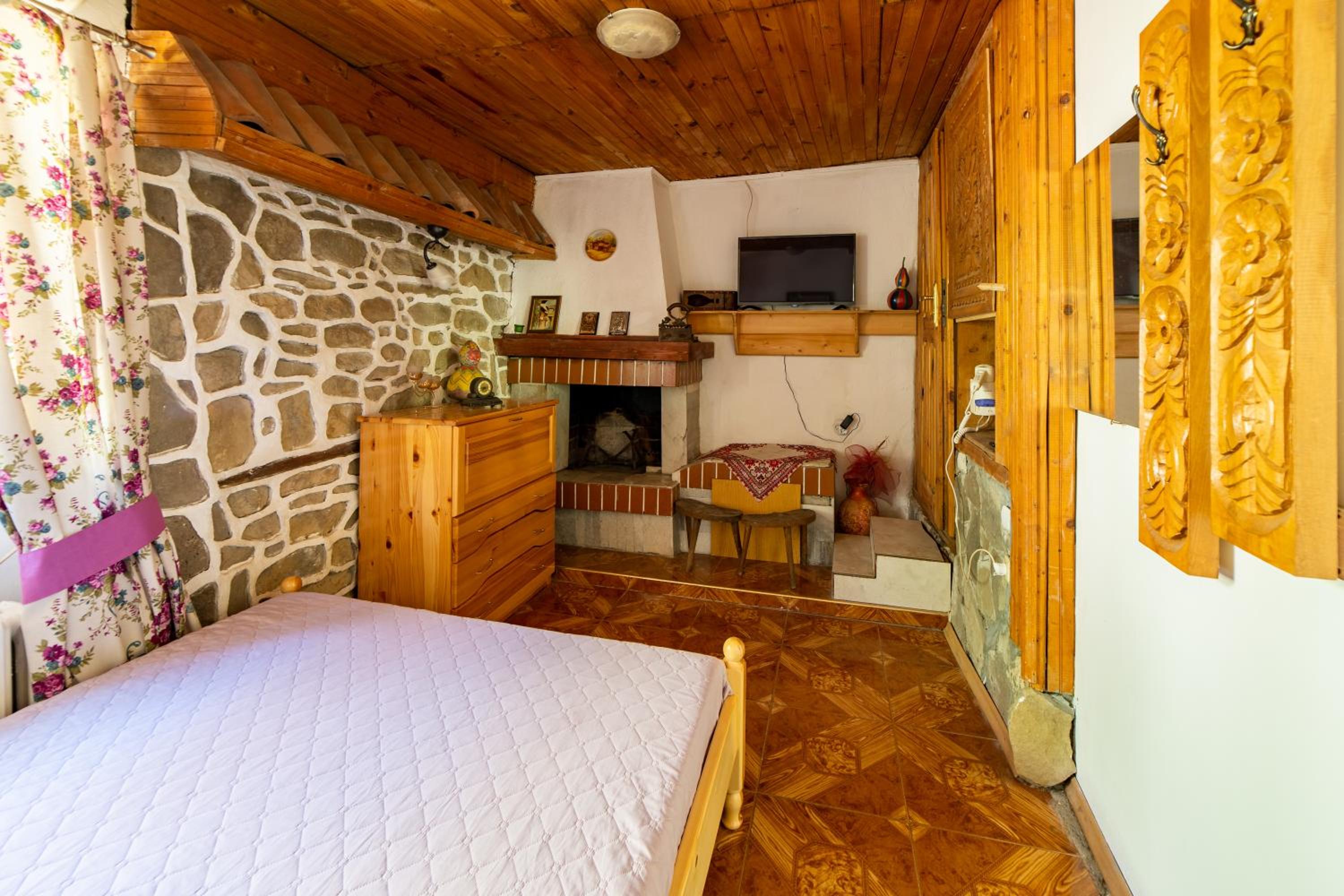 Economy Double Room photo 2