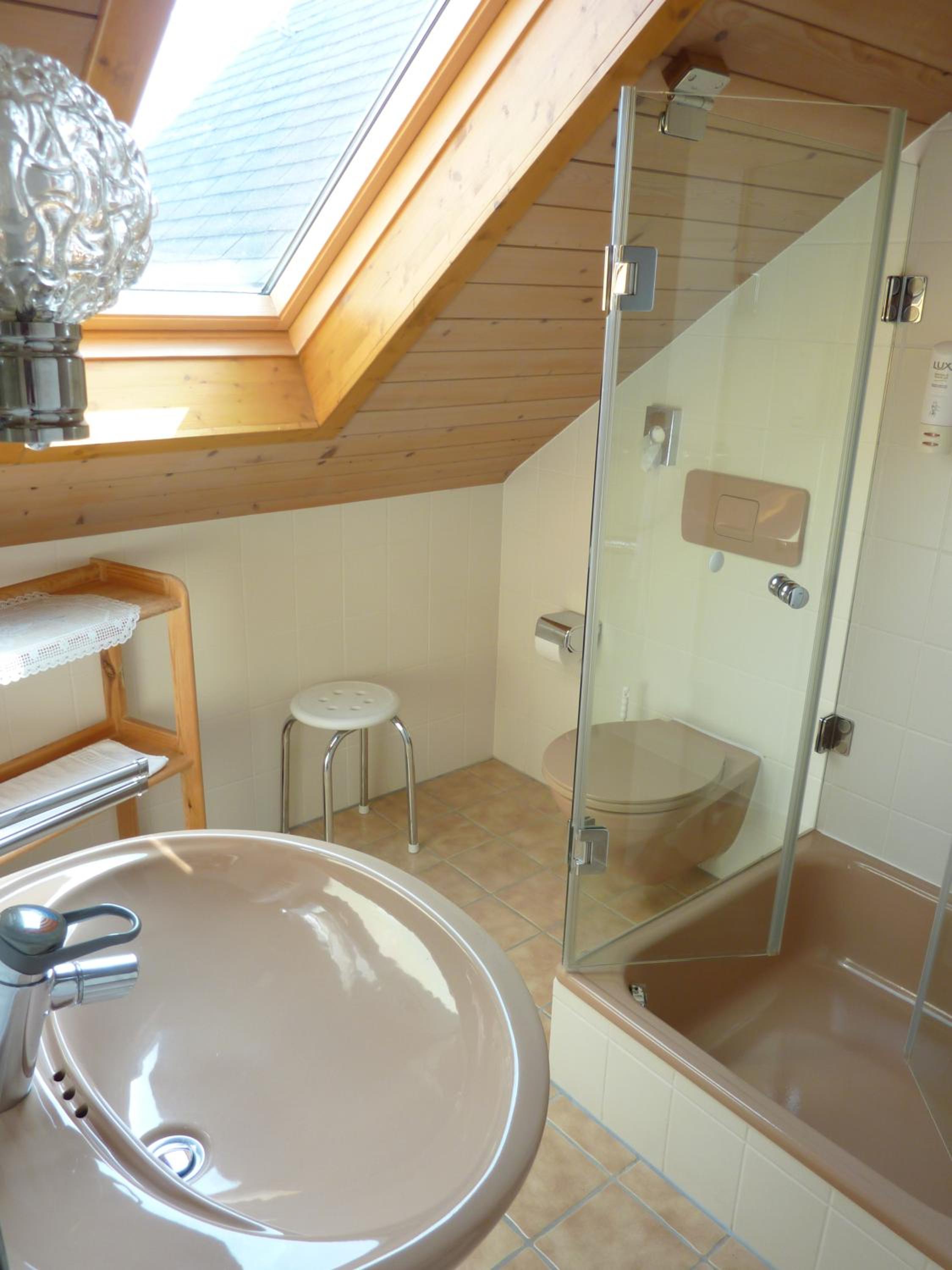 Economy Double Room - Photo 4