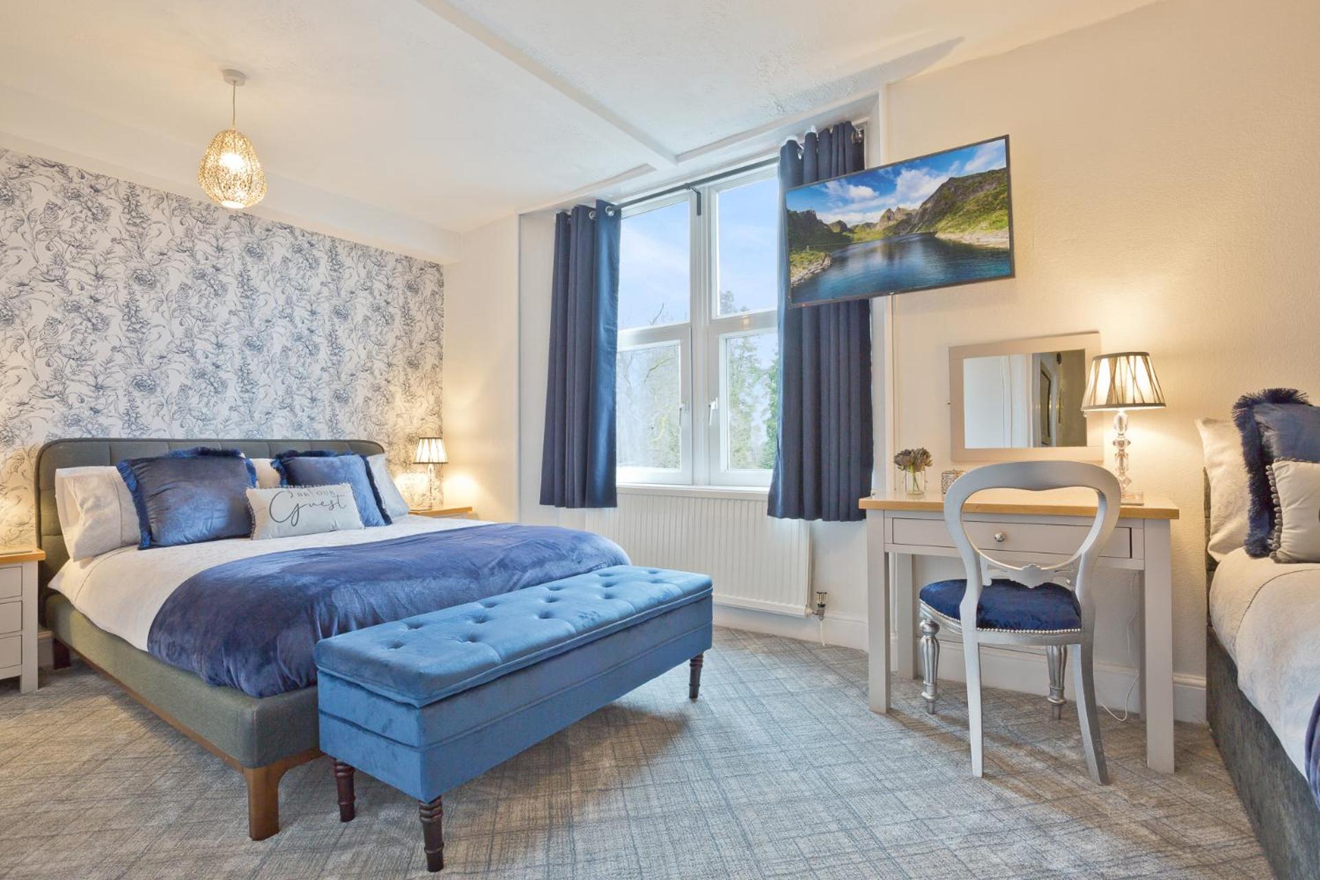 Large Double or Twin Room photo 1