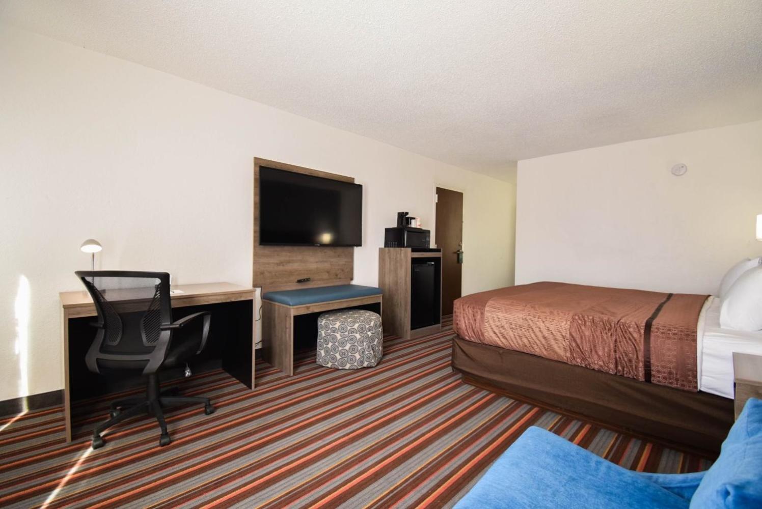 Standard King Room - Non Smoking - Photo 3