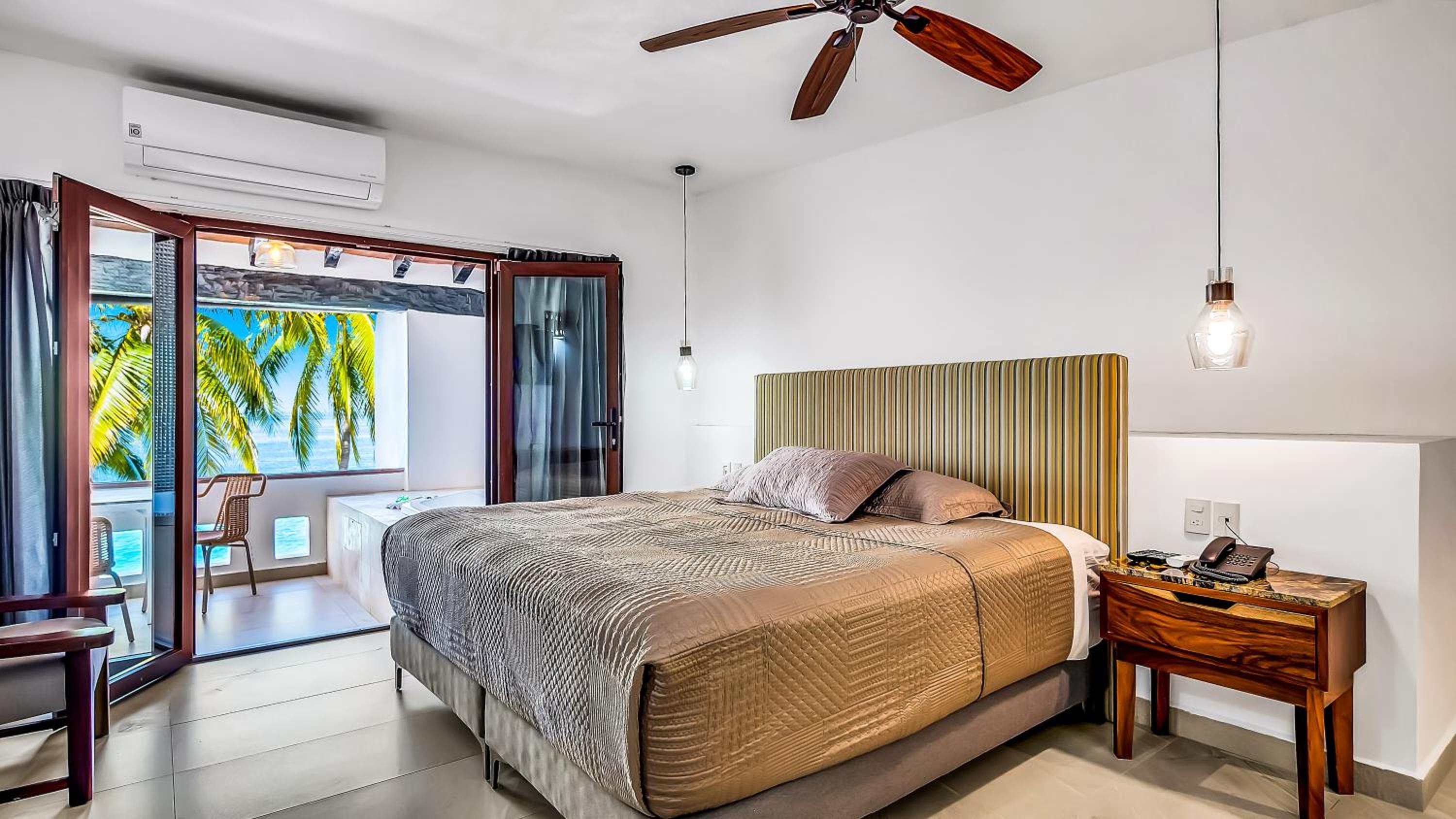 Deluxe Room - Photo 1
