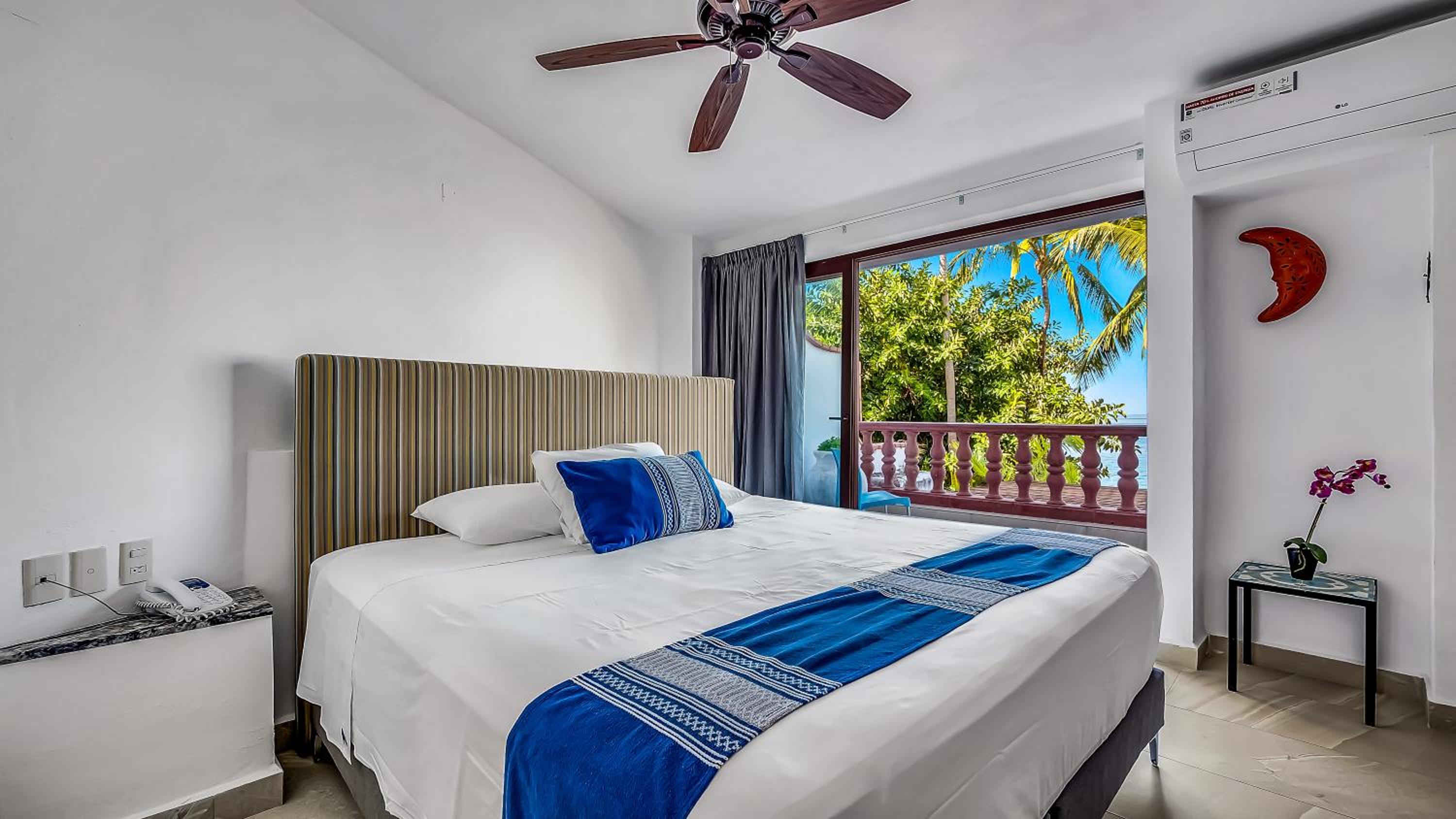 Two-Bedroom Suite with Terrace - Photo 8