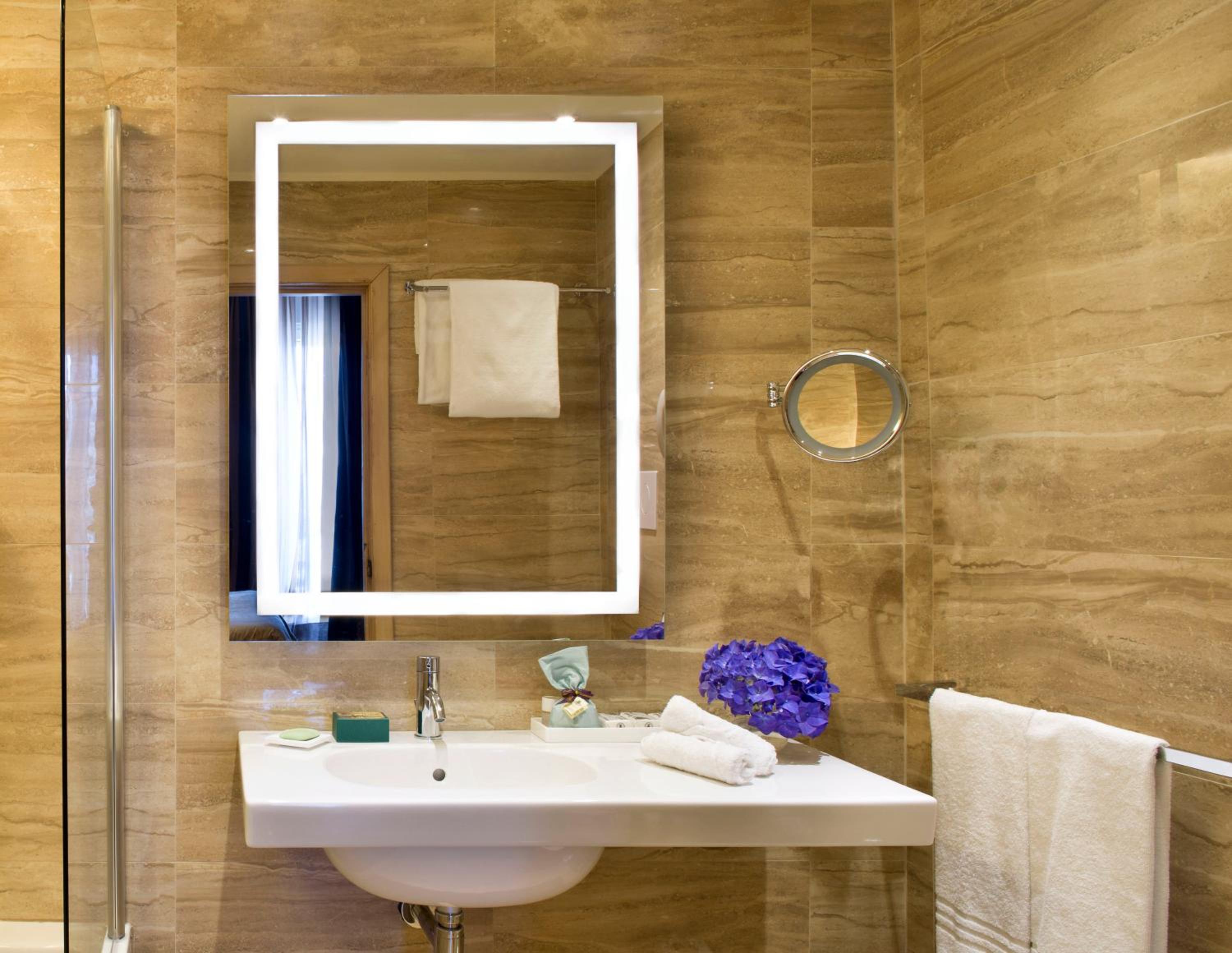 Superior Double or Twin Room - Photo 5
