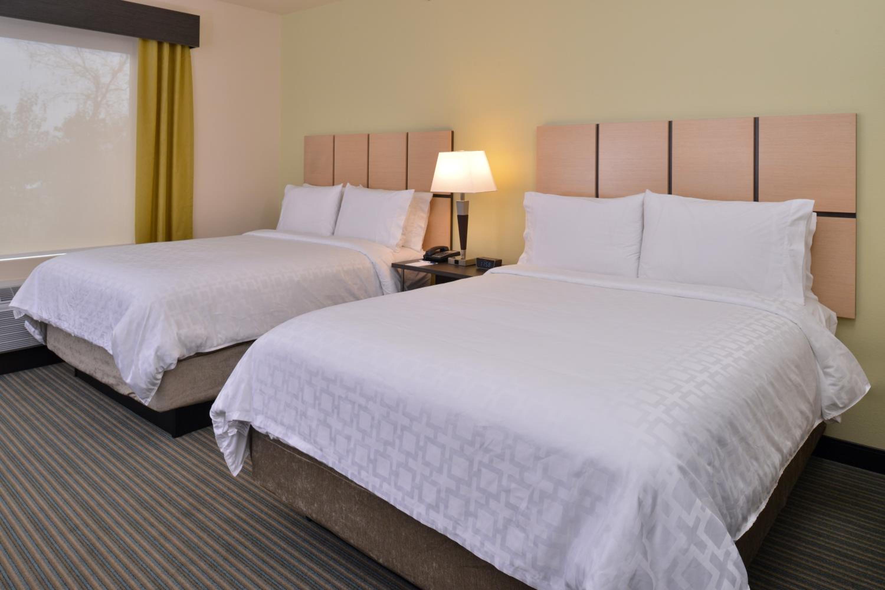 Studio Suite with Two Queen Beds - Photo 2
