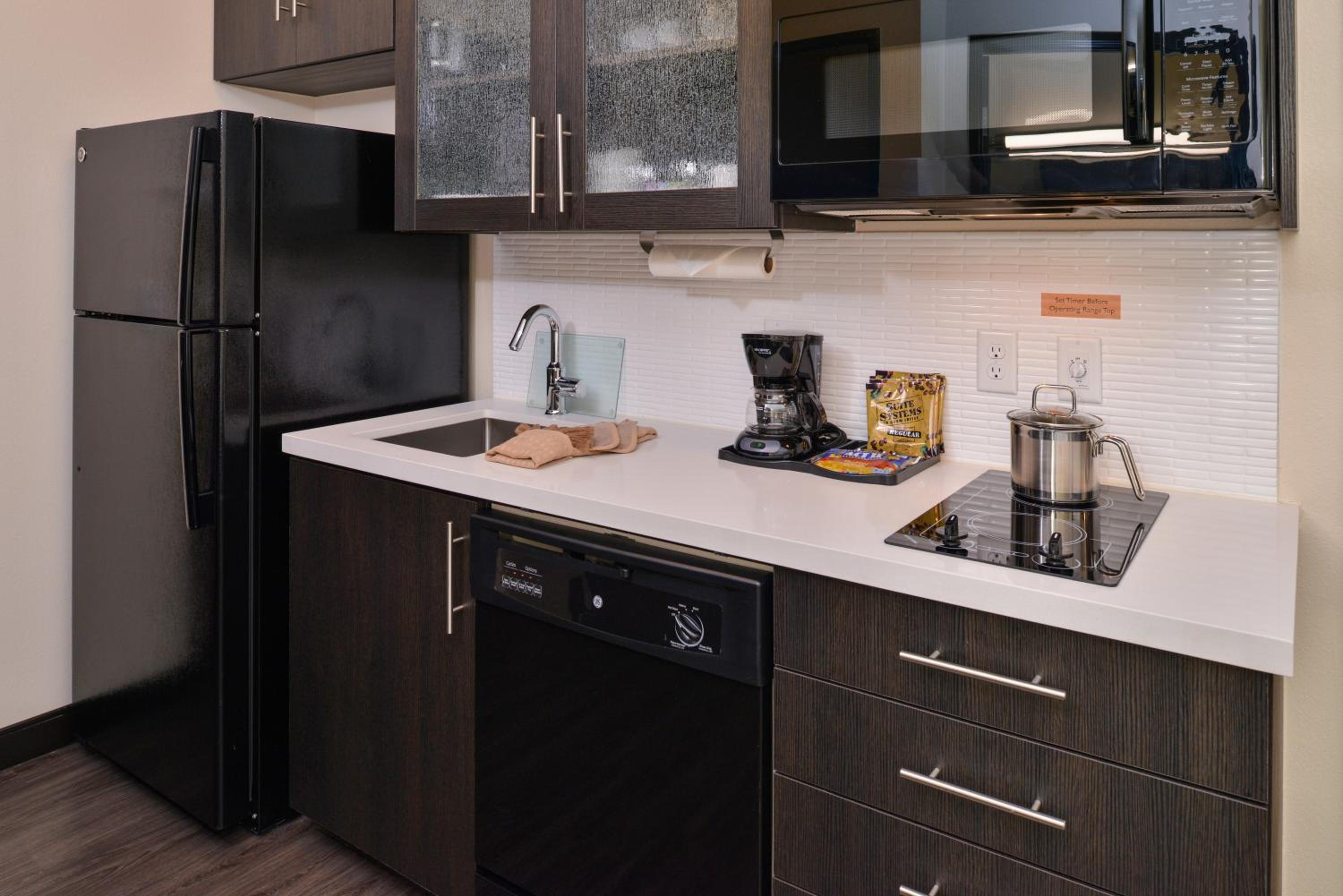 King Studio Suite - Photo 7