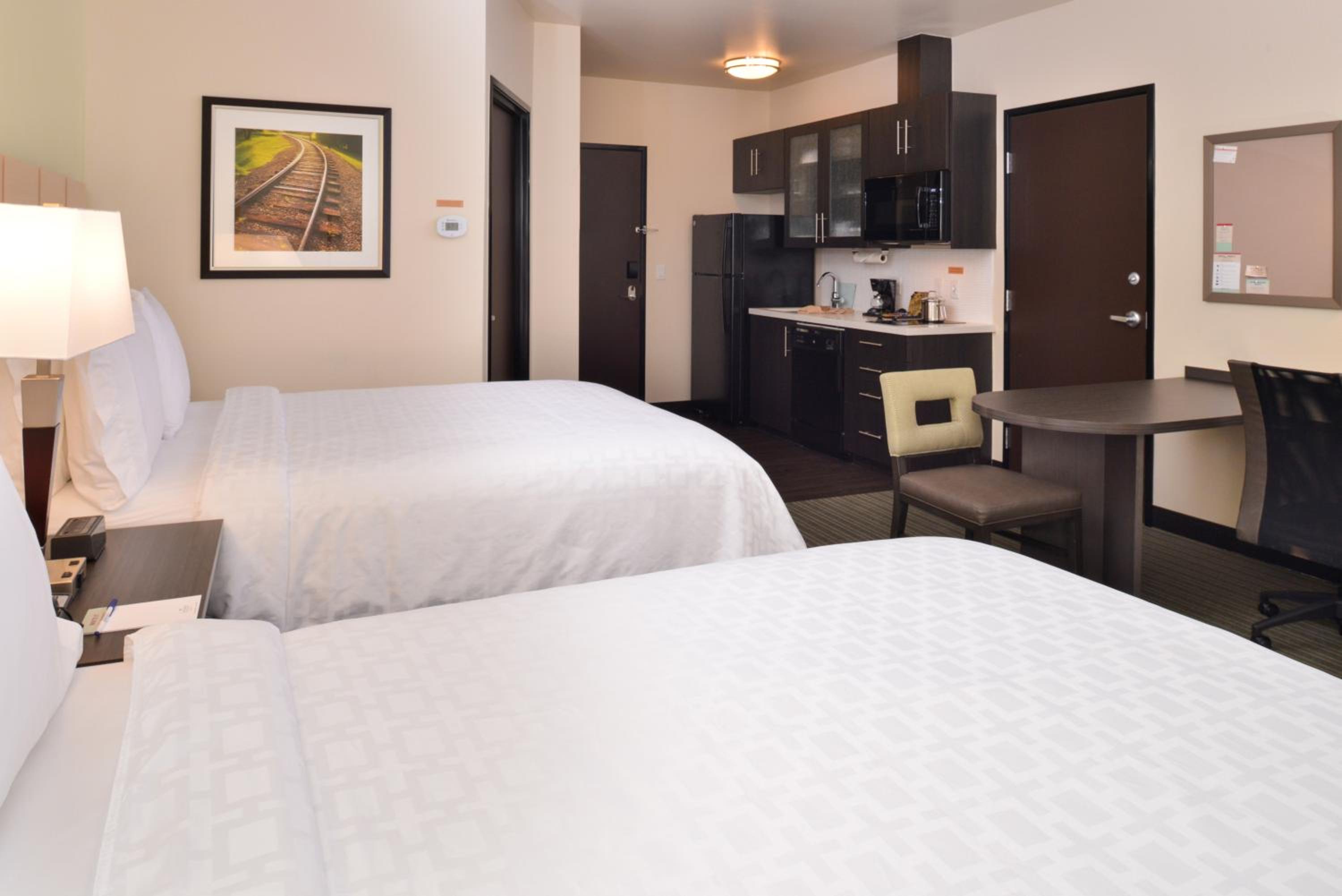 Studio Suite with Two Queen Beds - Photo 7