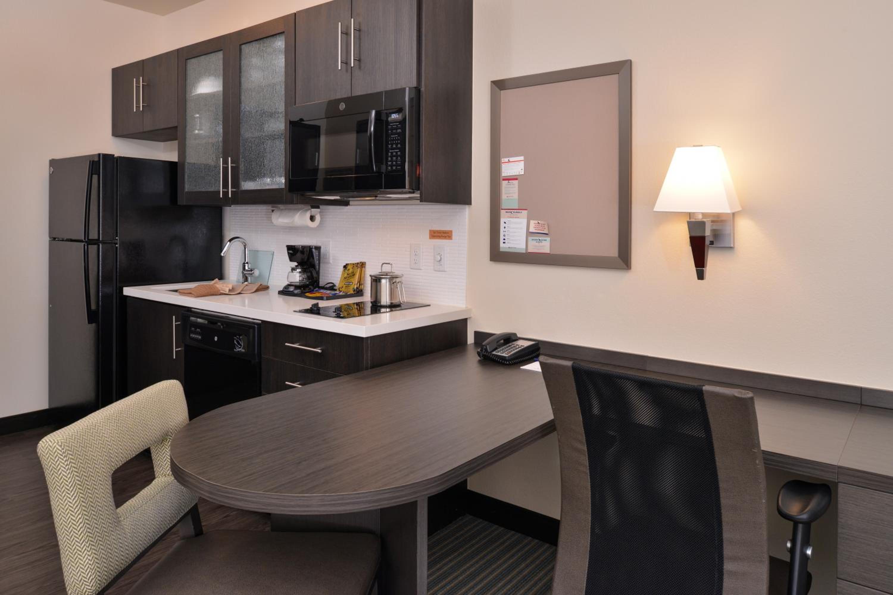 King Studio Suite - Photo 5