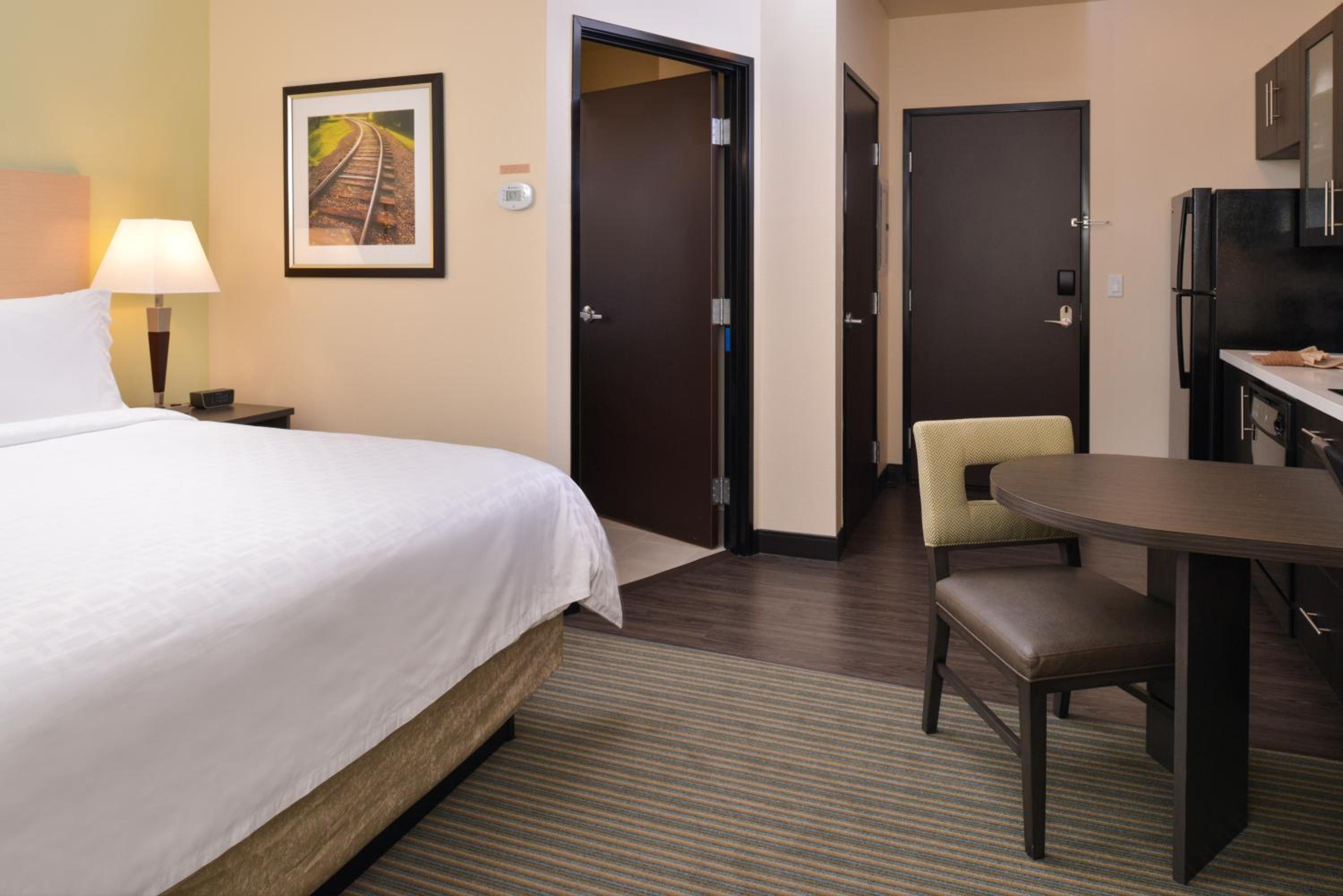 King Studio Suite - Photo 2