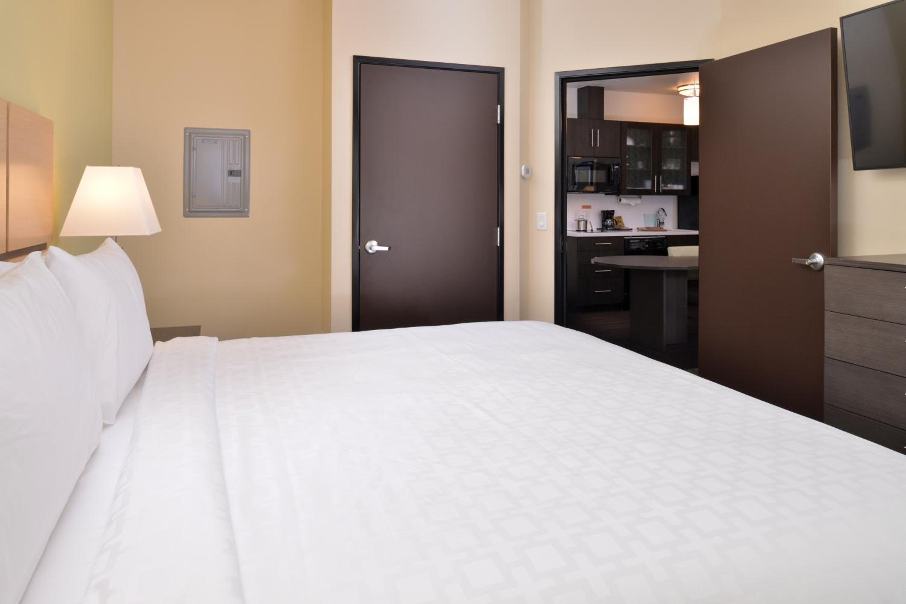 One-Bedroom King Suite - Photo 5