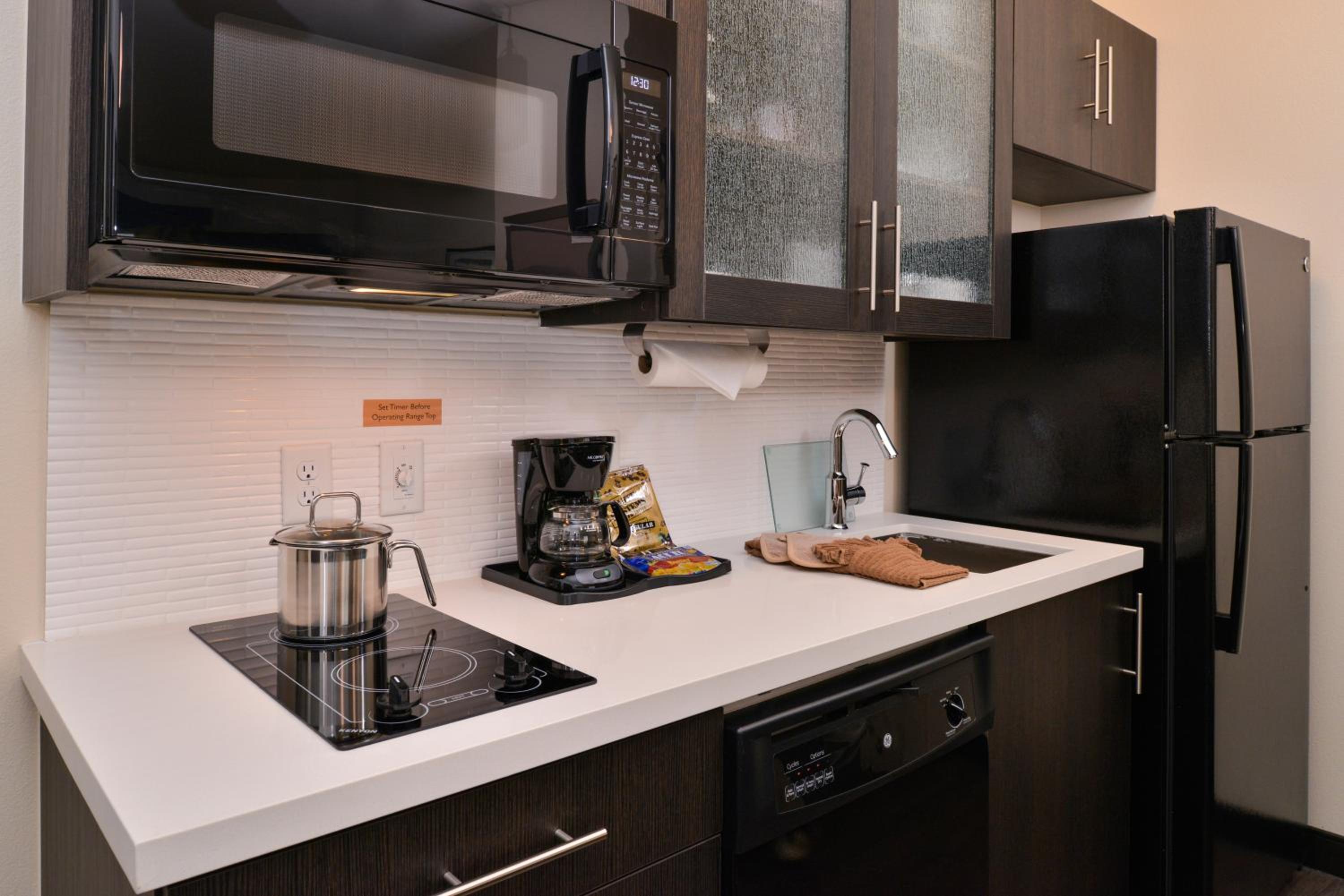 King Studio Suite - Photo 6