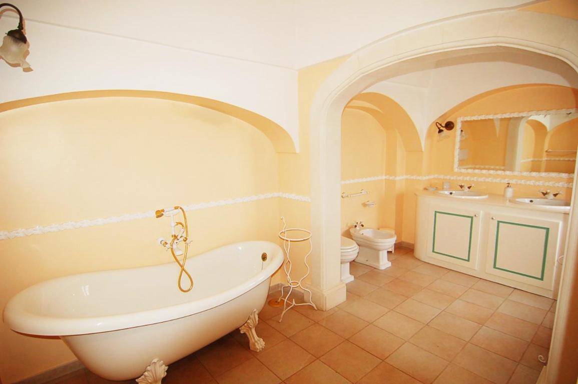 Suite (4 Adults) - Photo 6
